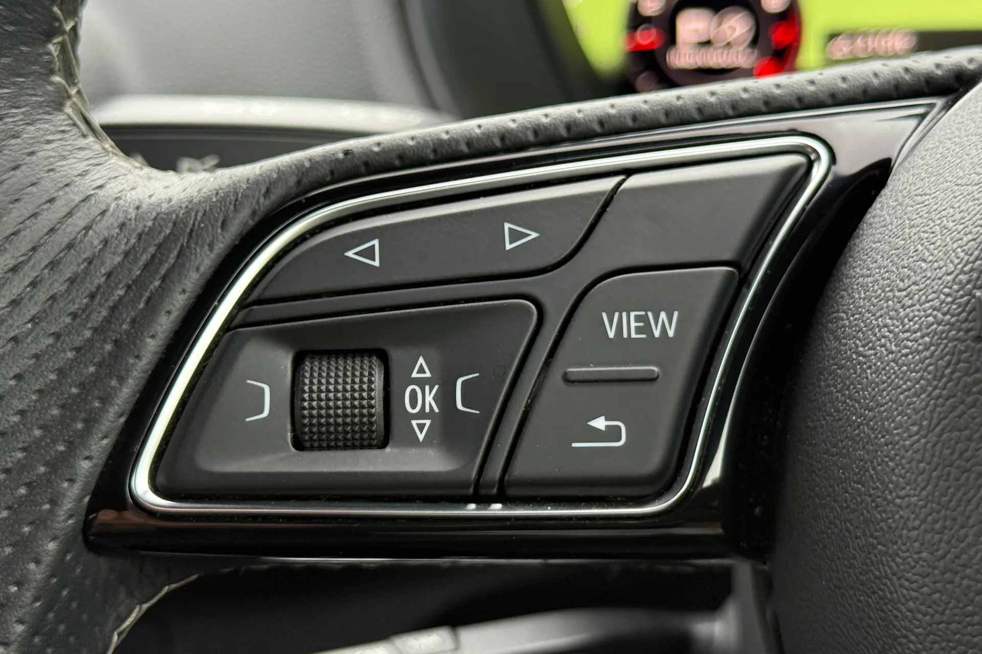 Audi Q2 thumbnail image number 18