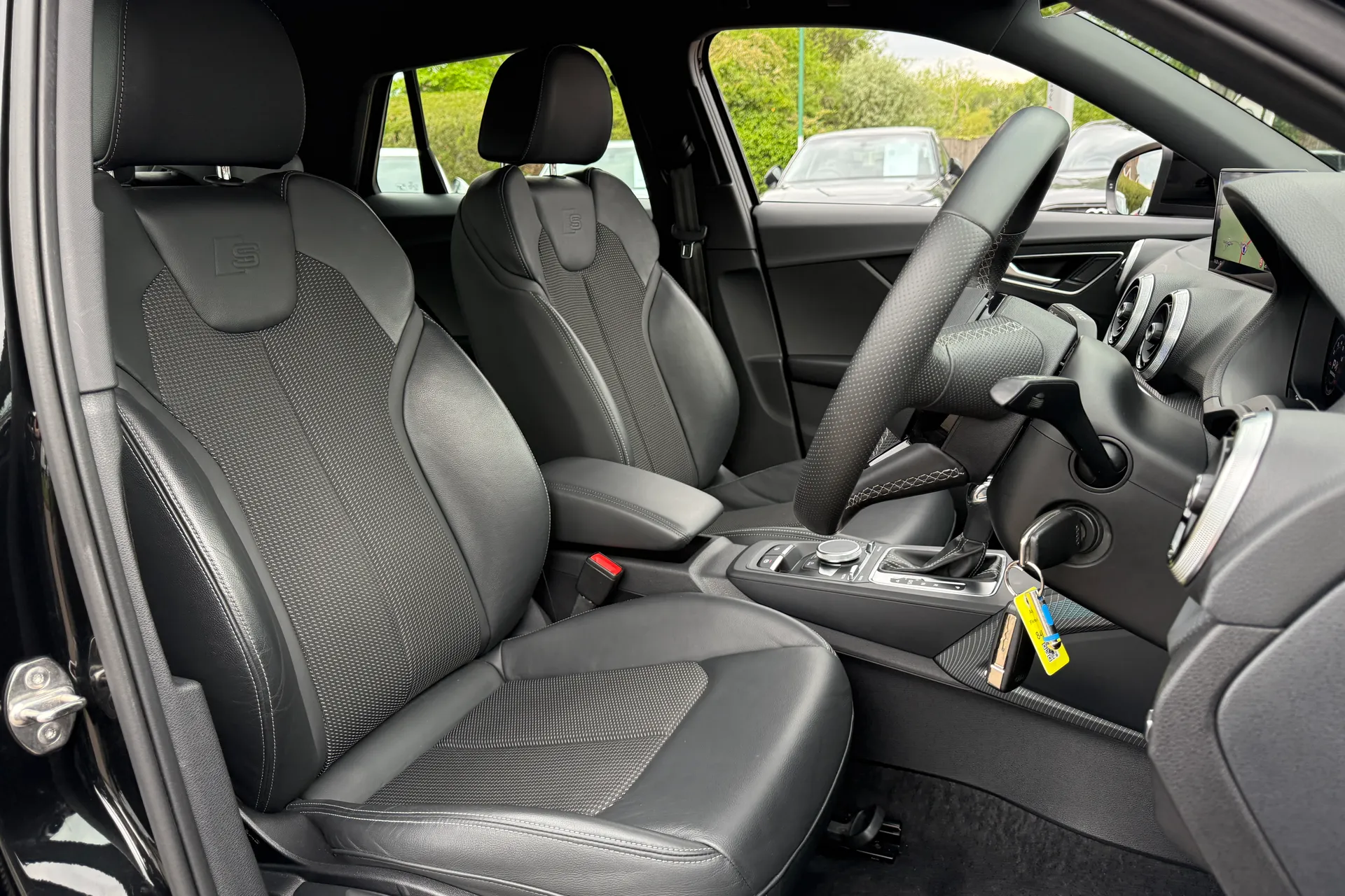 Audi Q2 thumbnail image number 24