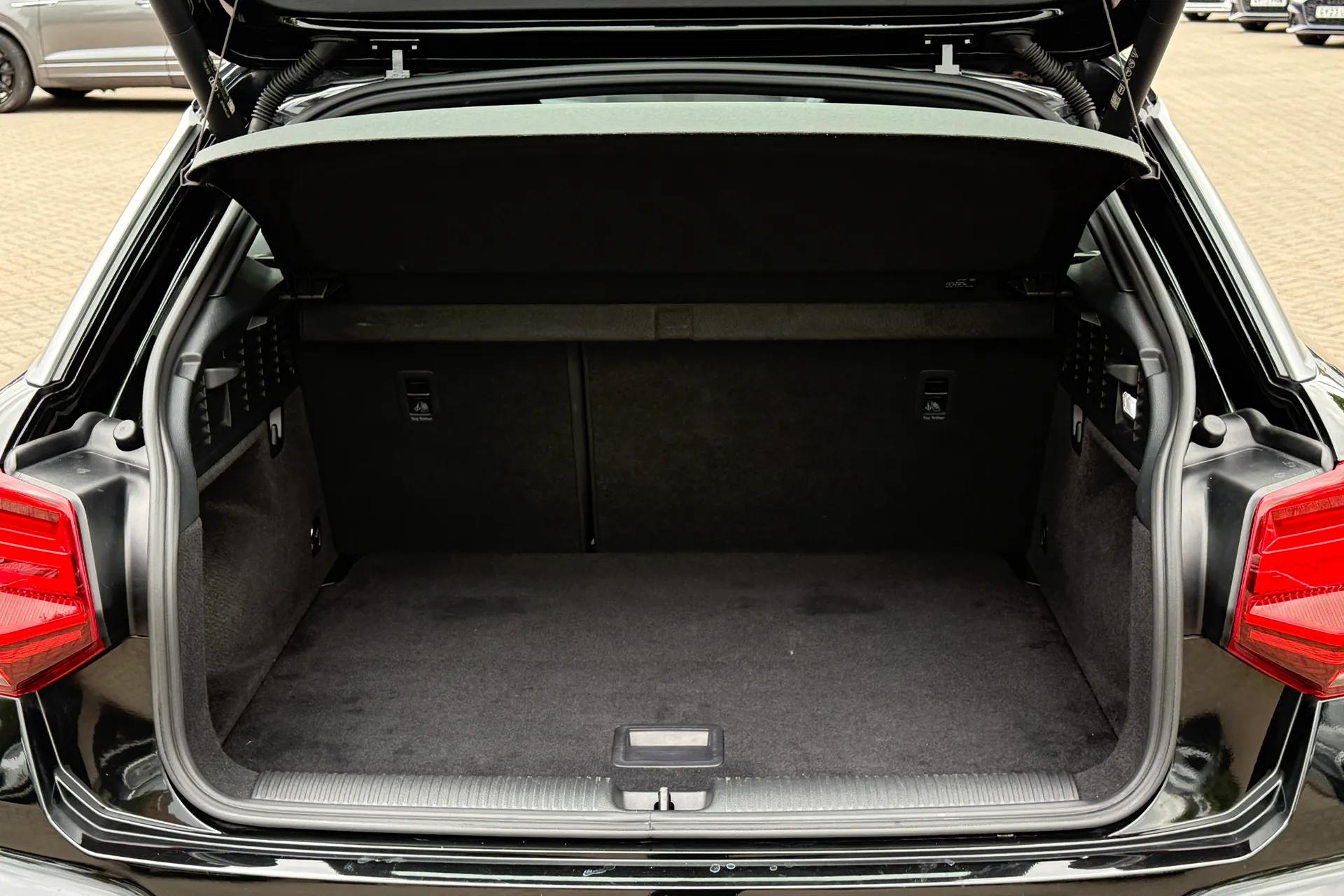 Audi Q2 thumbnail image number 32