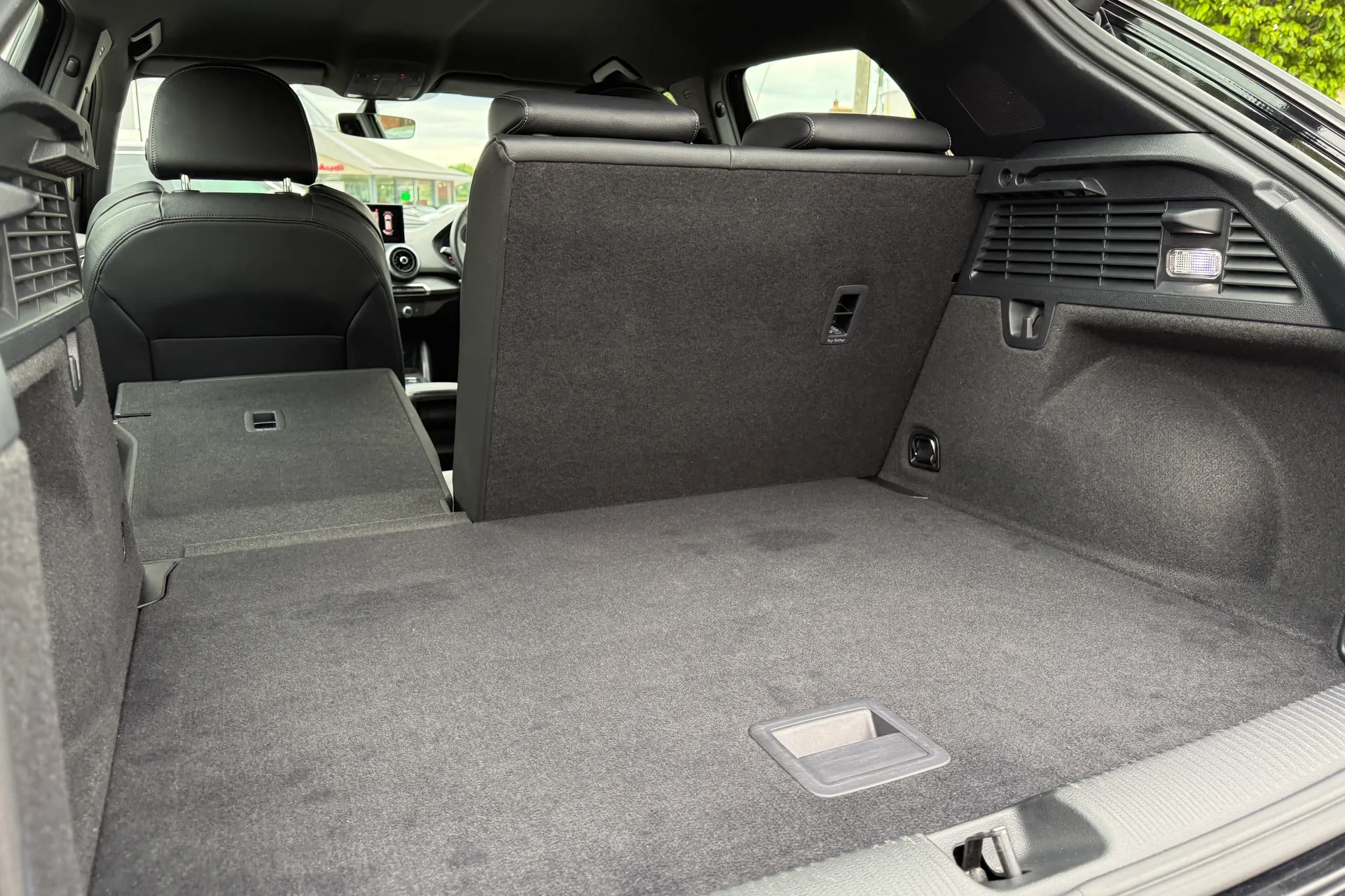 Audi Q2 thumbnail image number 33