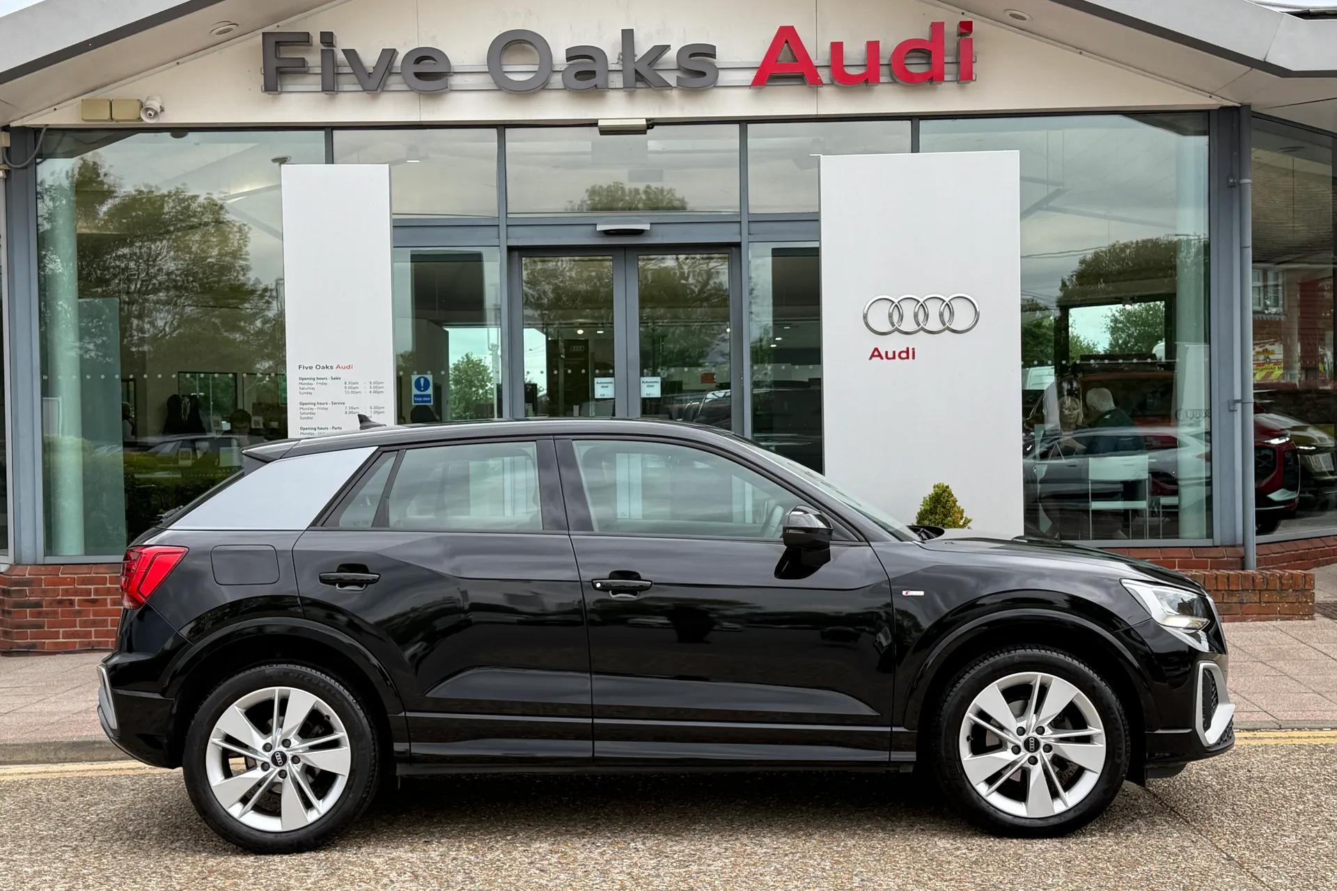Audi Q2 thumbnail image number 2