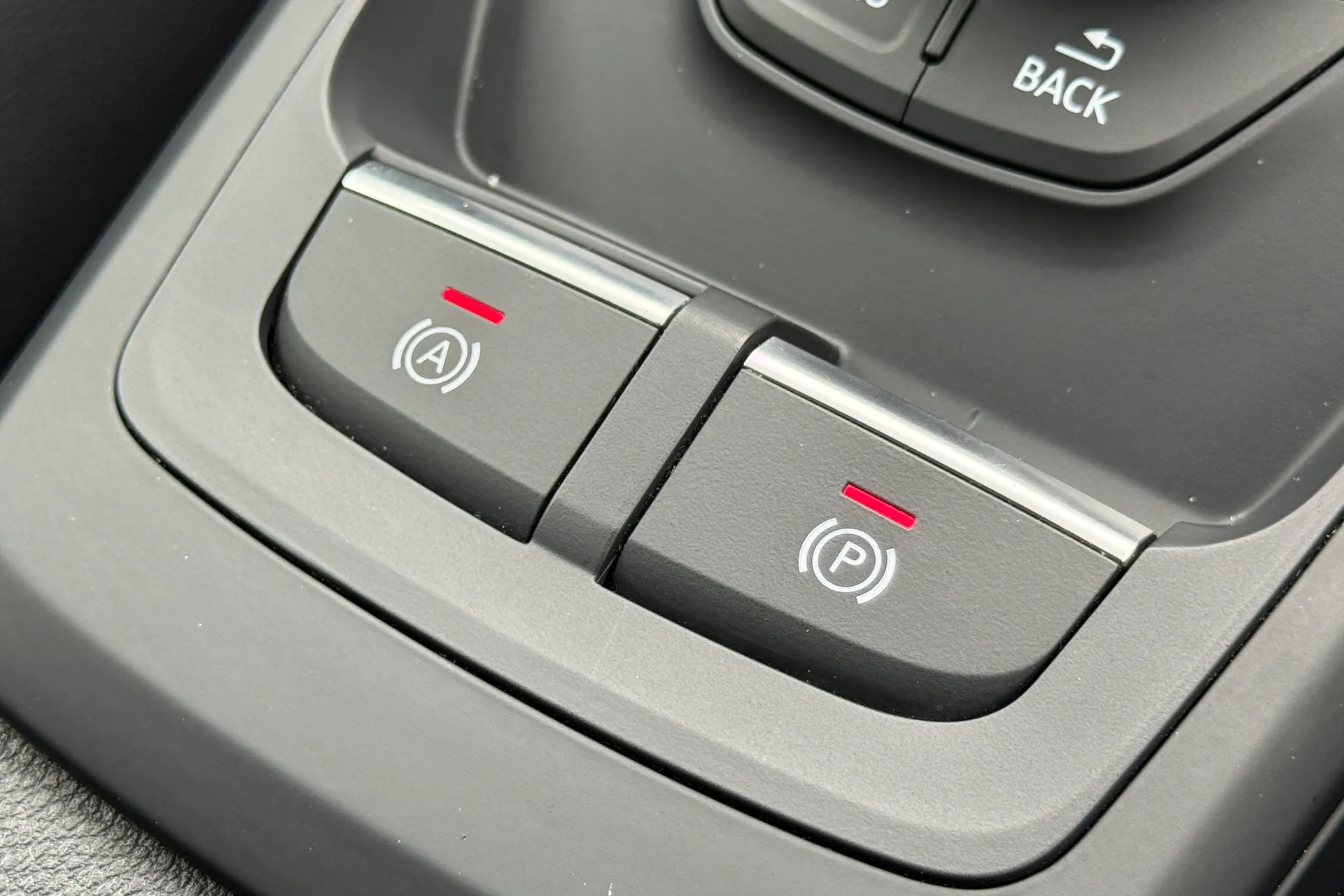 Audi Q2 thumbnail image number 38