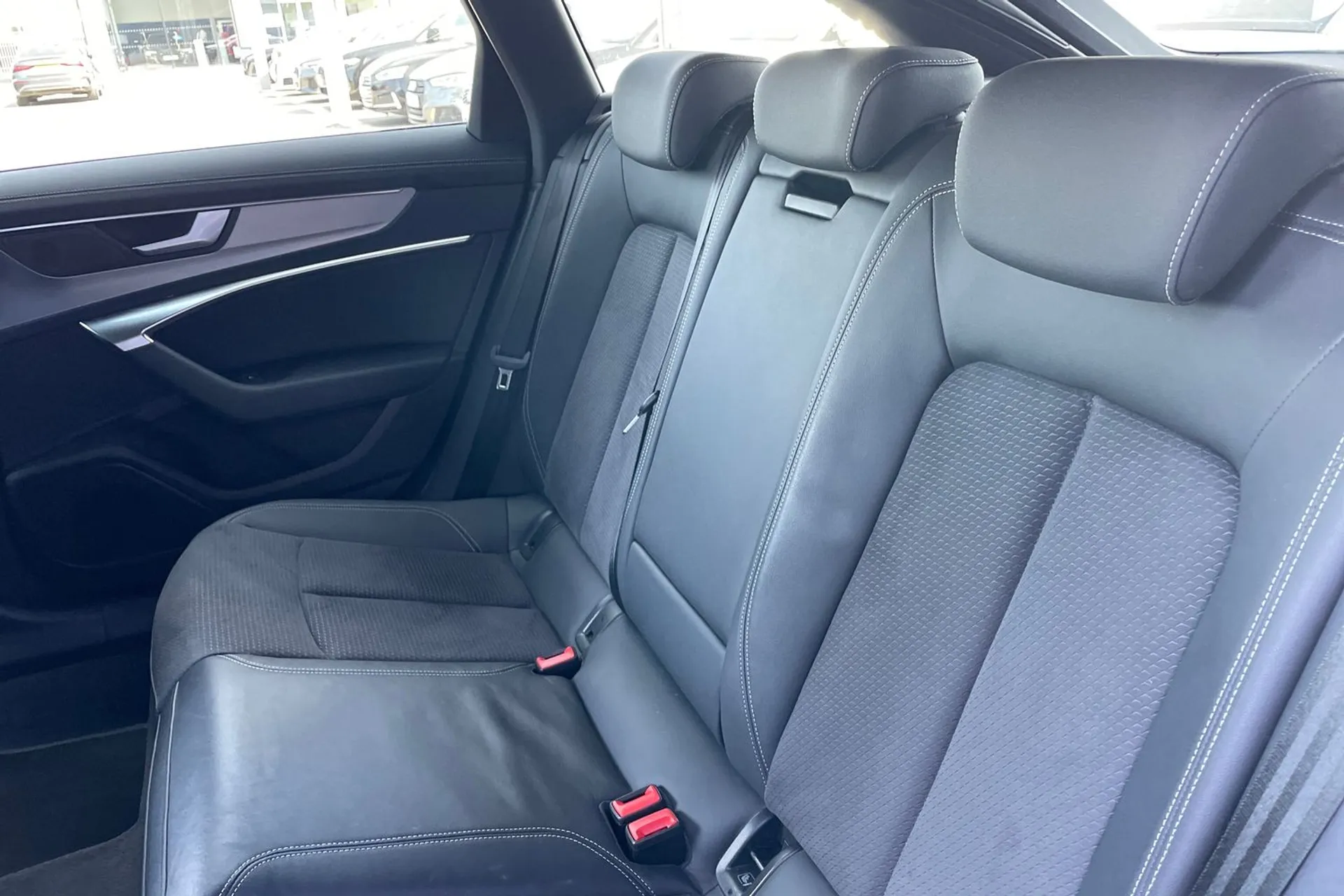 Audi A6 thumbnail image number 36