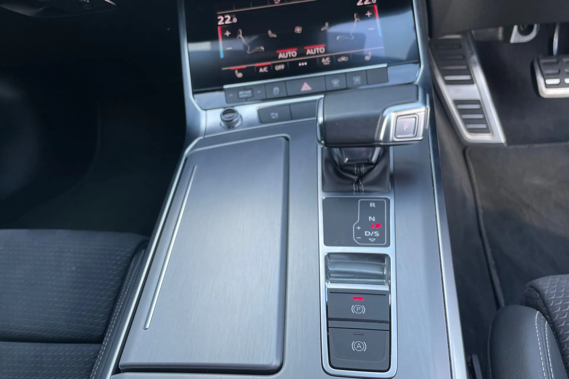 Audi A6 thumbnail image number 41