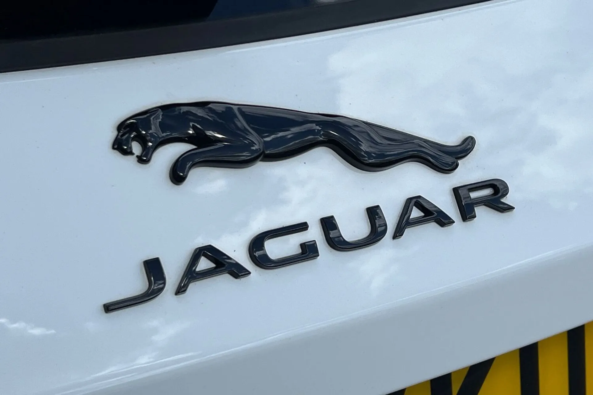 Jaguar F-PACE thumbnail image number 55