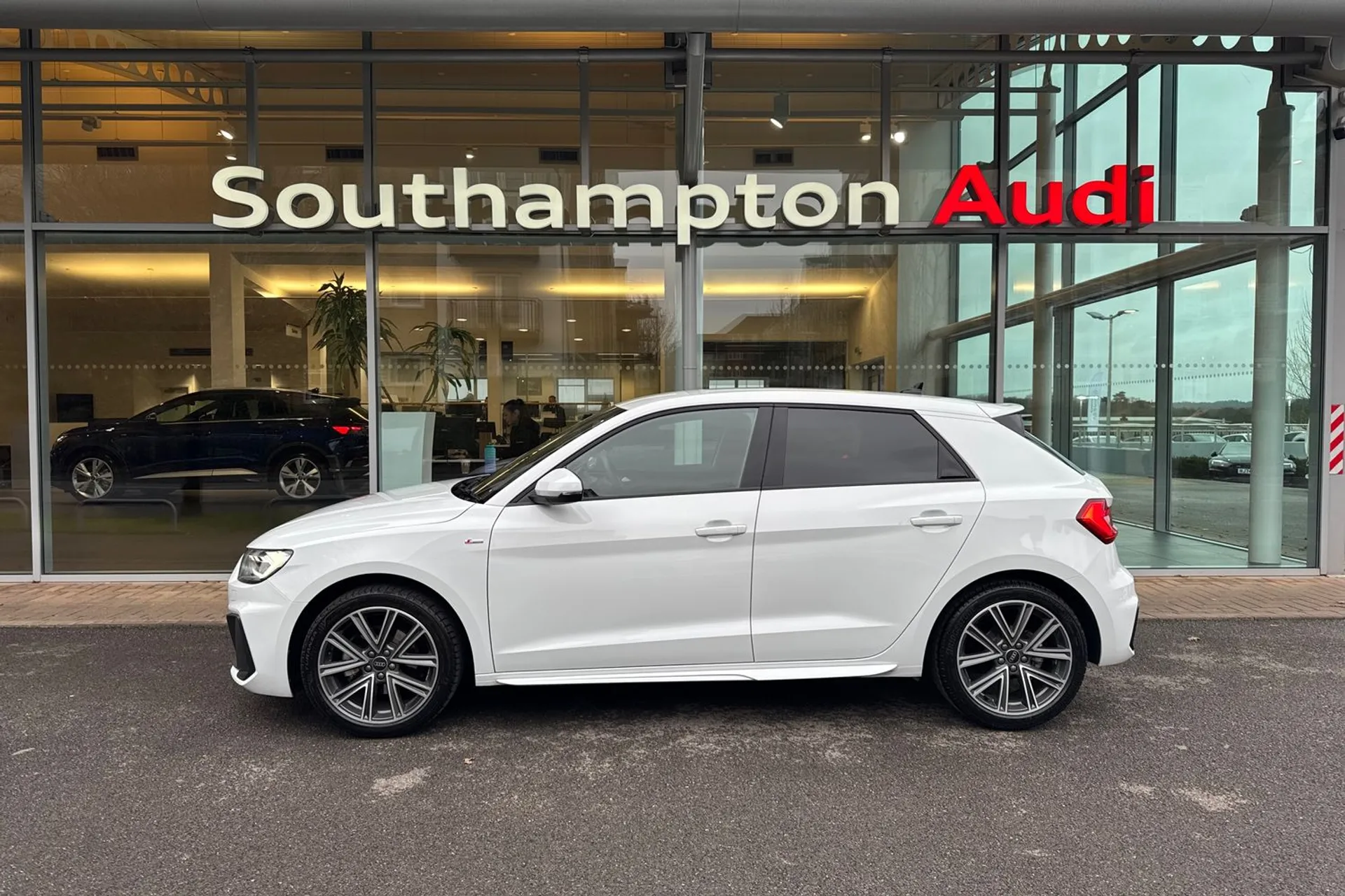 Audi A1 thumbnail image number 8