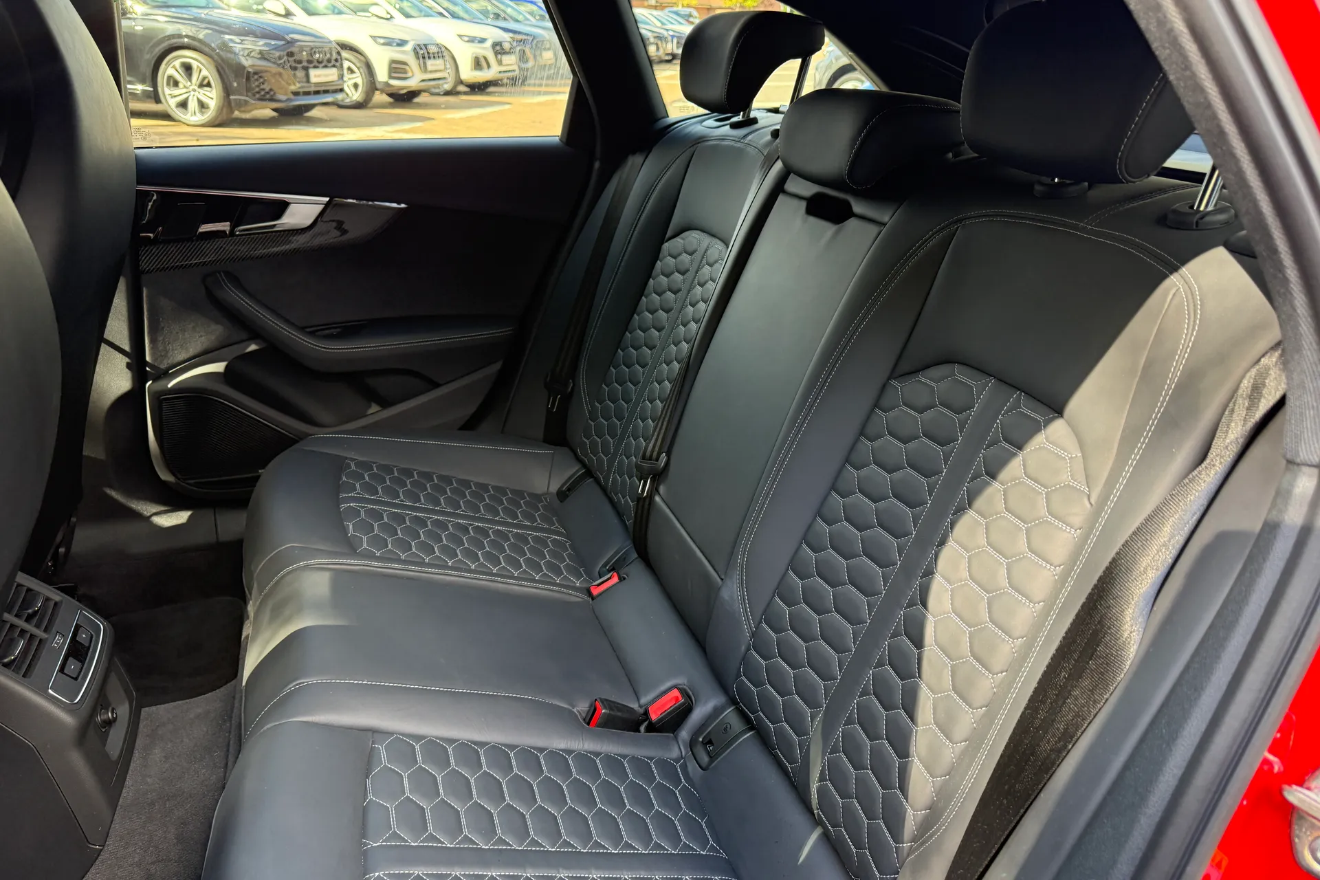 Audi RS4 thumbnail image number 46