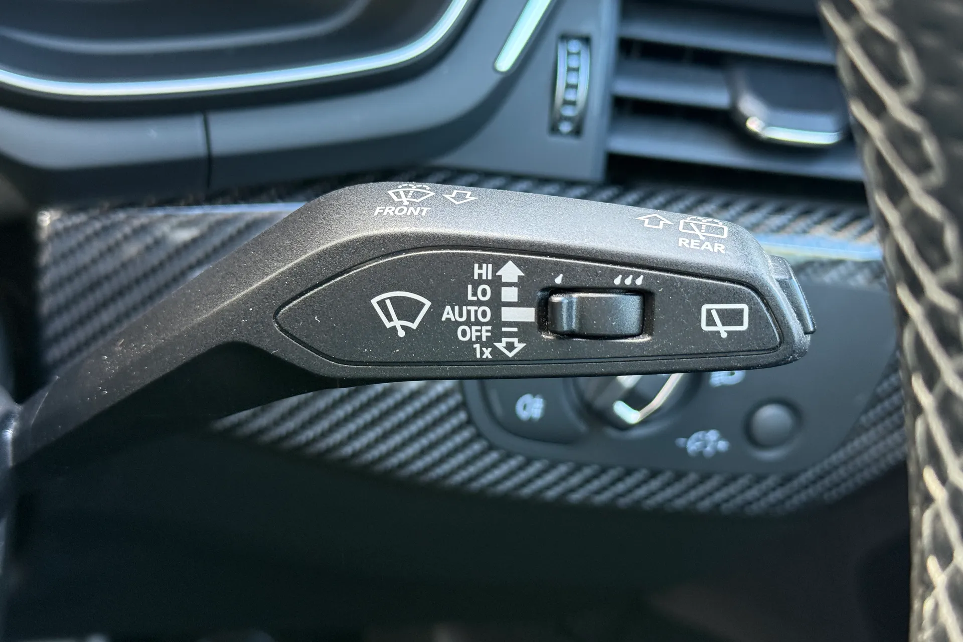 Audi RS4 thumbnail image number 17