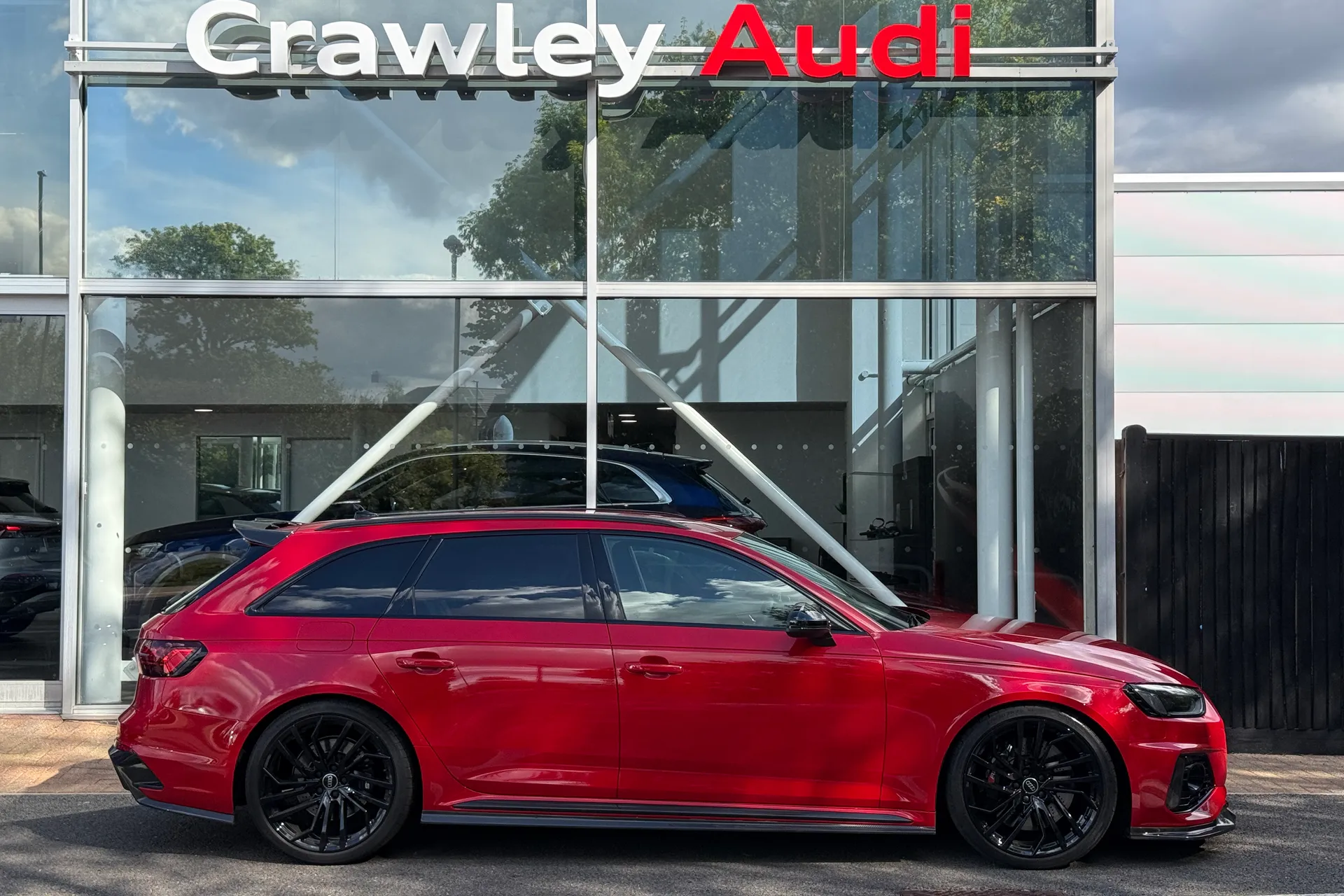 Audi RS4 thumbnail image number 2