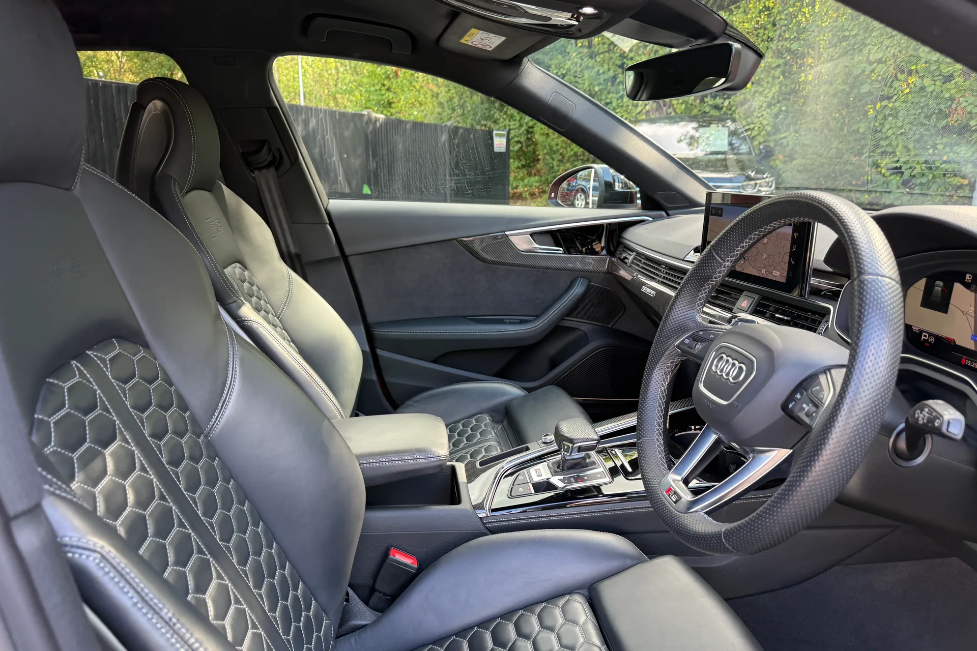 Audi RS4 thumbnail image number 29