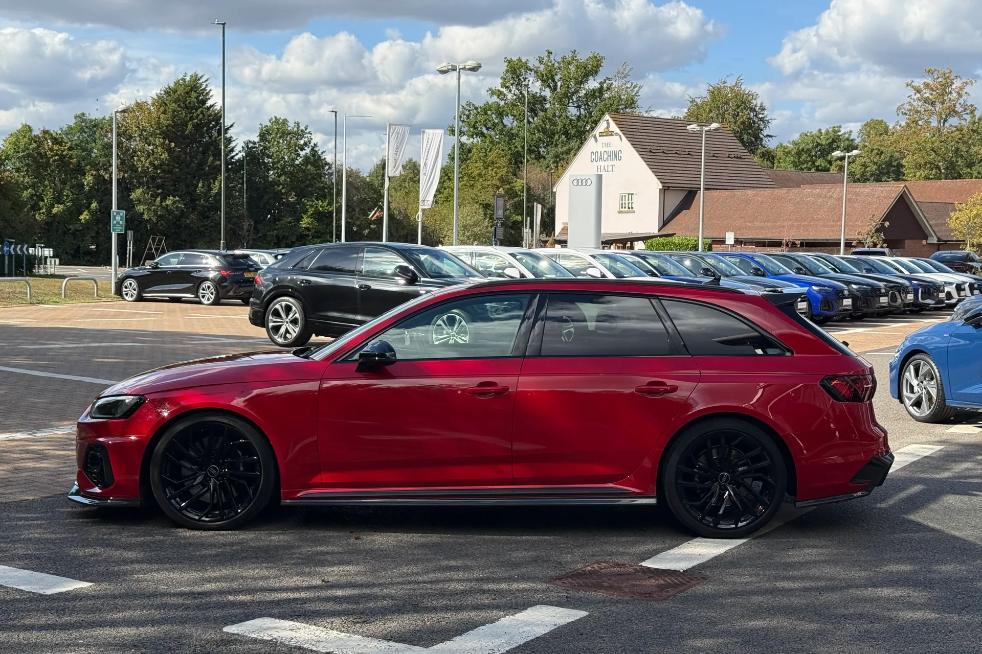 Audi RS4 thumbnail image number 44