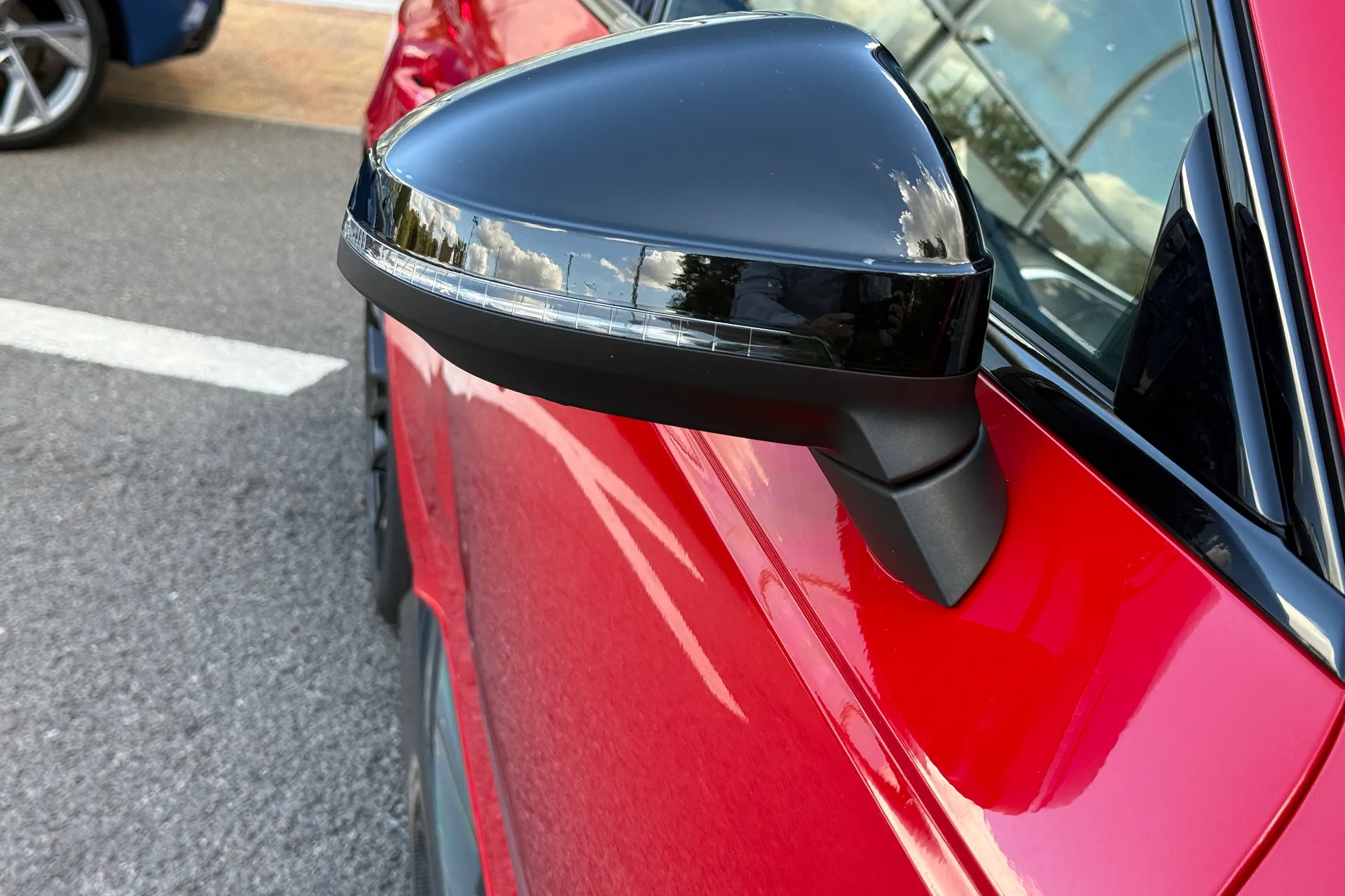 Audi RS4 thumbnail image number 9