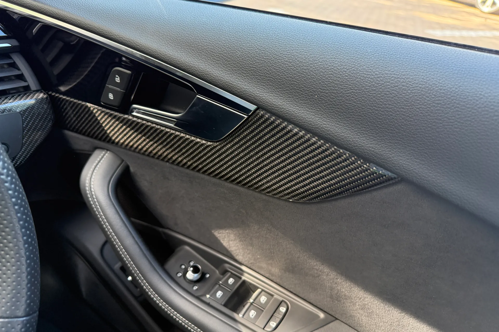 Audi RS4 thumbnail image number 19