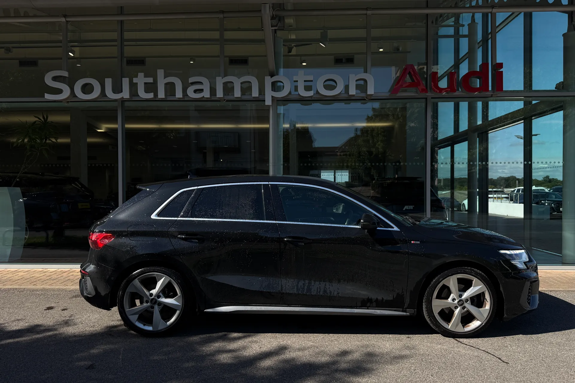 Audi A3 thumbnail image number 2