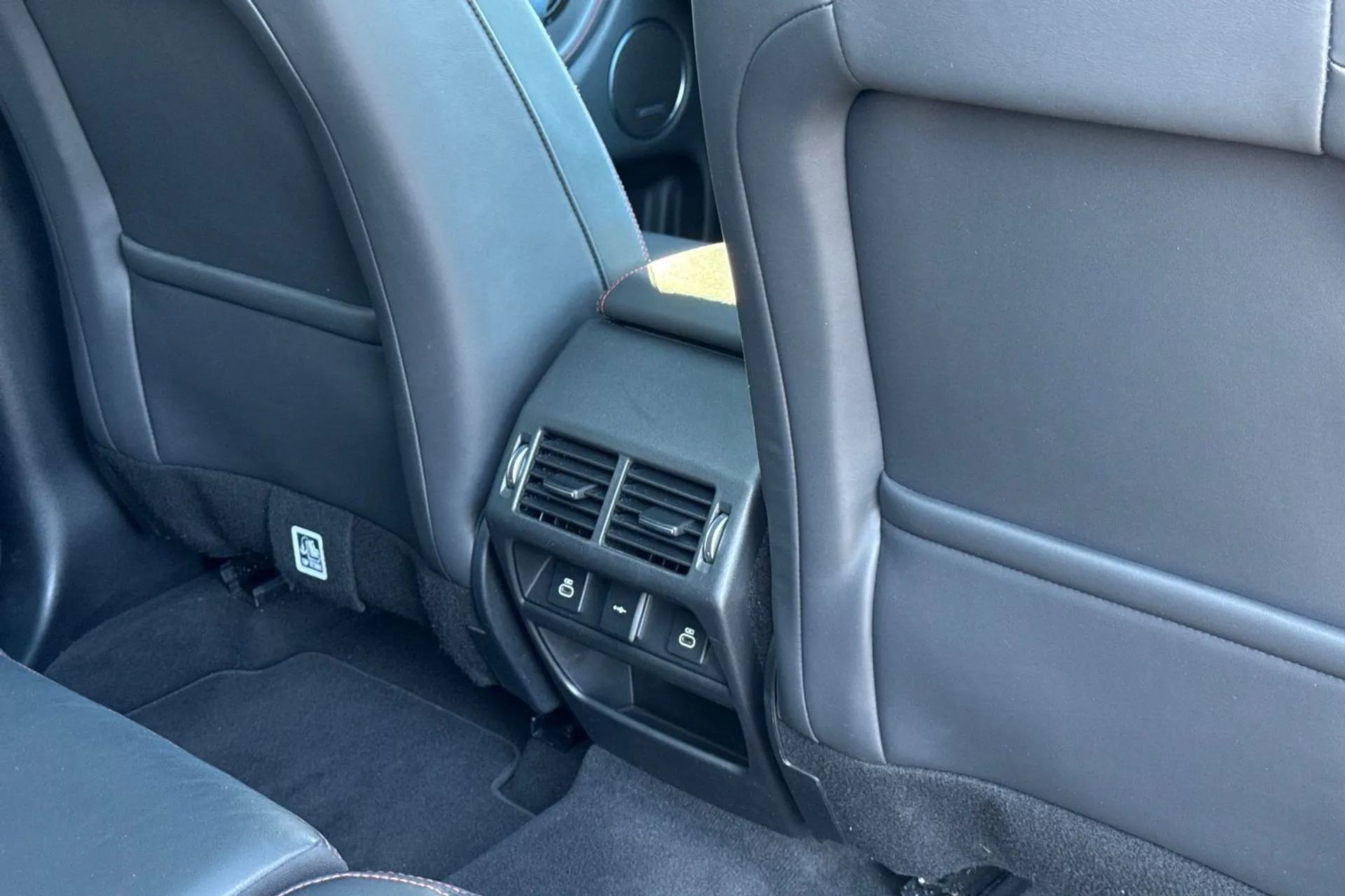 LAND ROVER DISCOVERY SPORT thumbnail image number 48