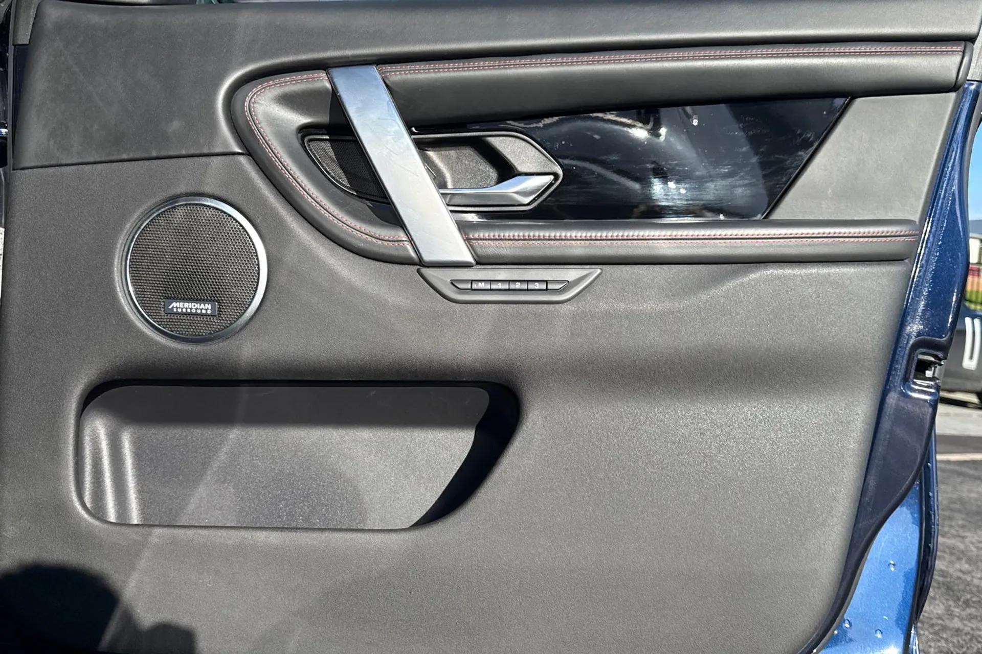 LAND ROVER DISCOVERY SPORT thumbnail image number 24