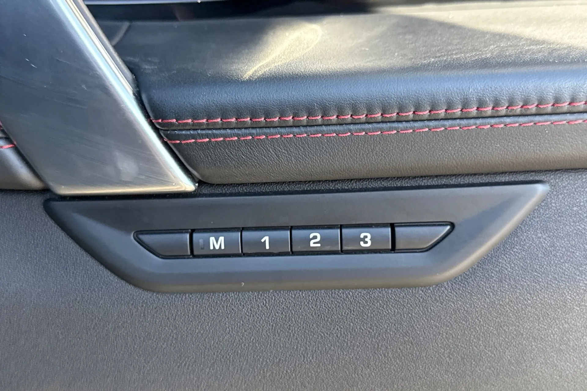 LAND ROVER DISCOVERY SPORT thumbnail image number 26