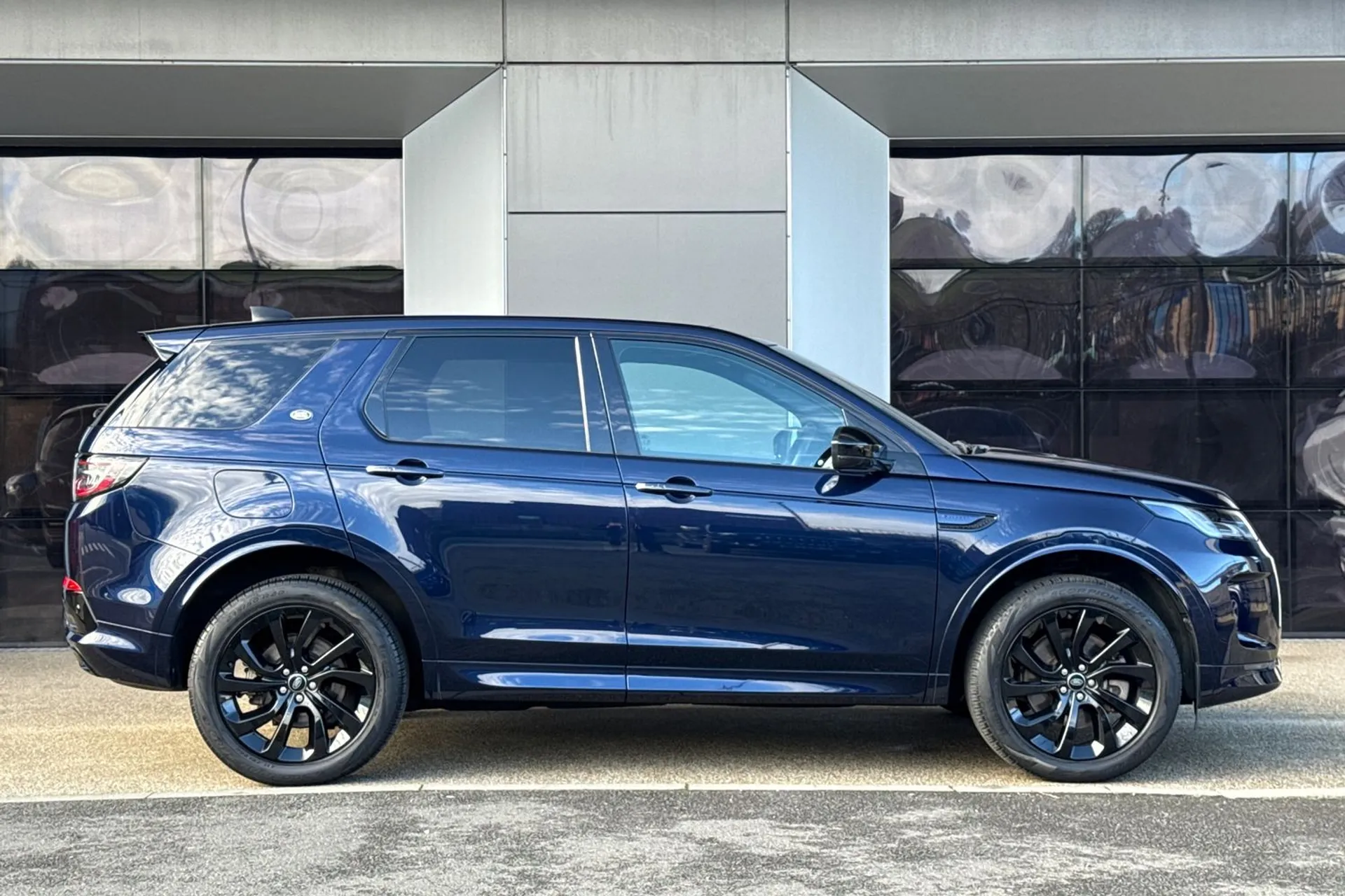 LAND ROVER DISCOVERY SPORT thumbnail image number 2