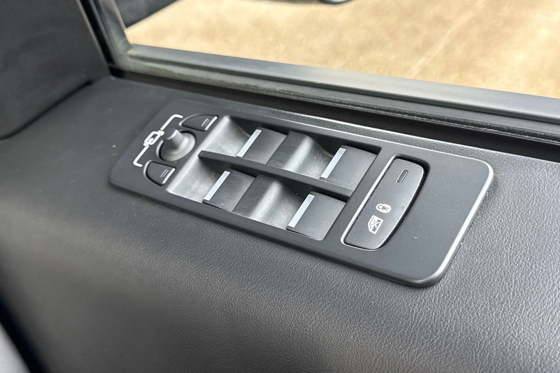 LAND ROVER DISCOVERY SPORT thumbnail image number 25