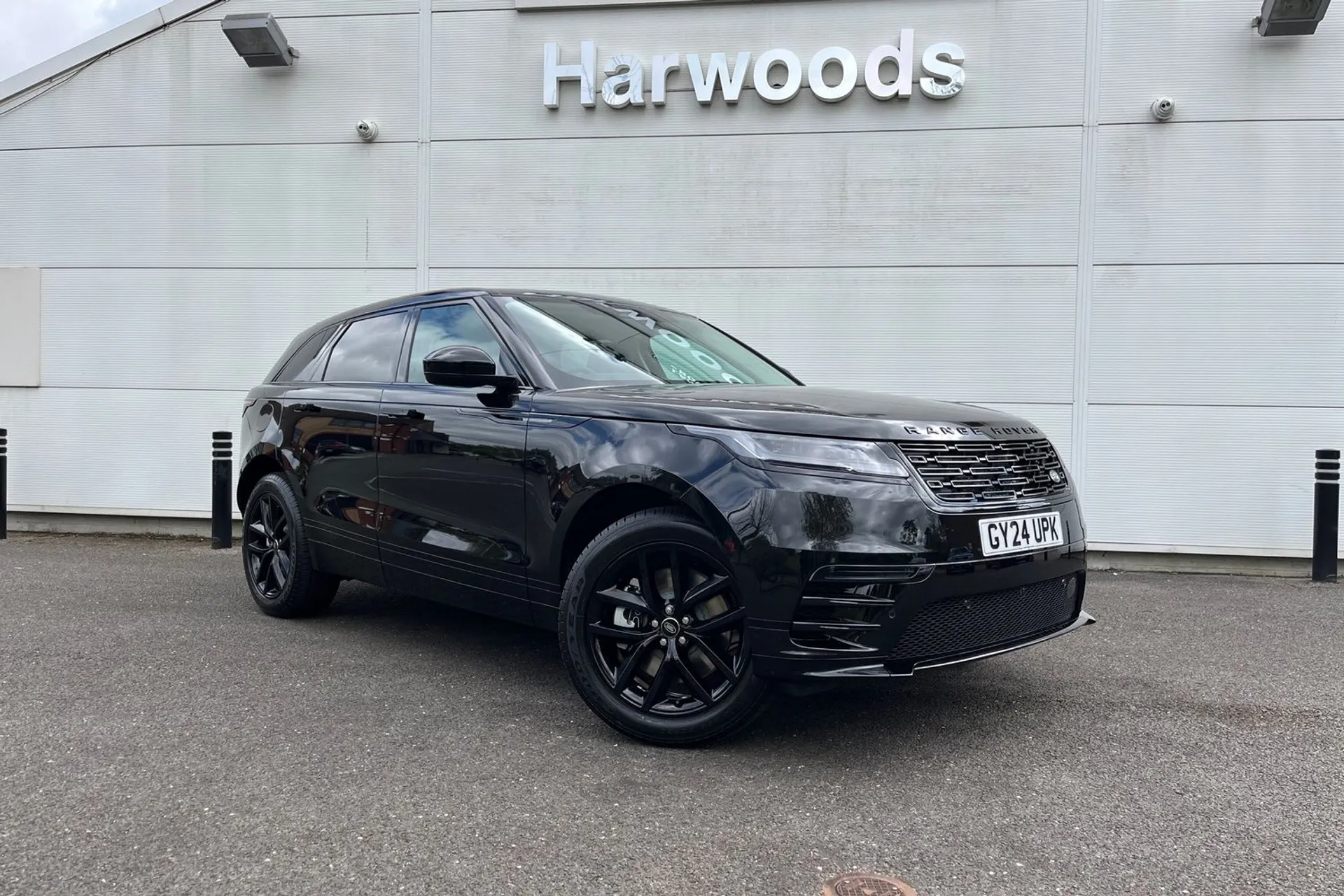 LAND ROVER RANGE ROVER VELAR focused image