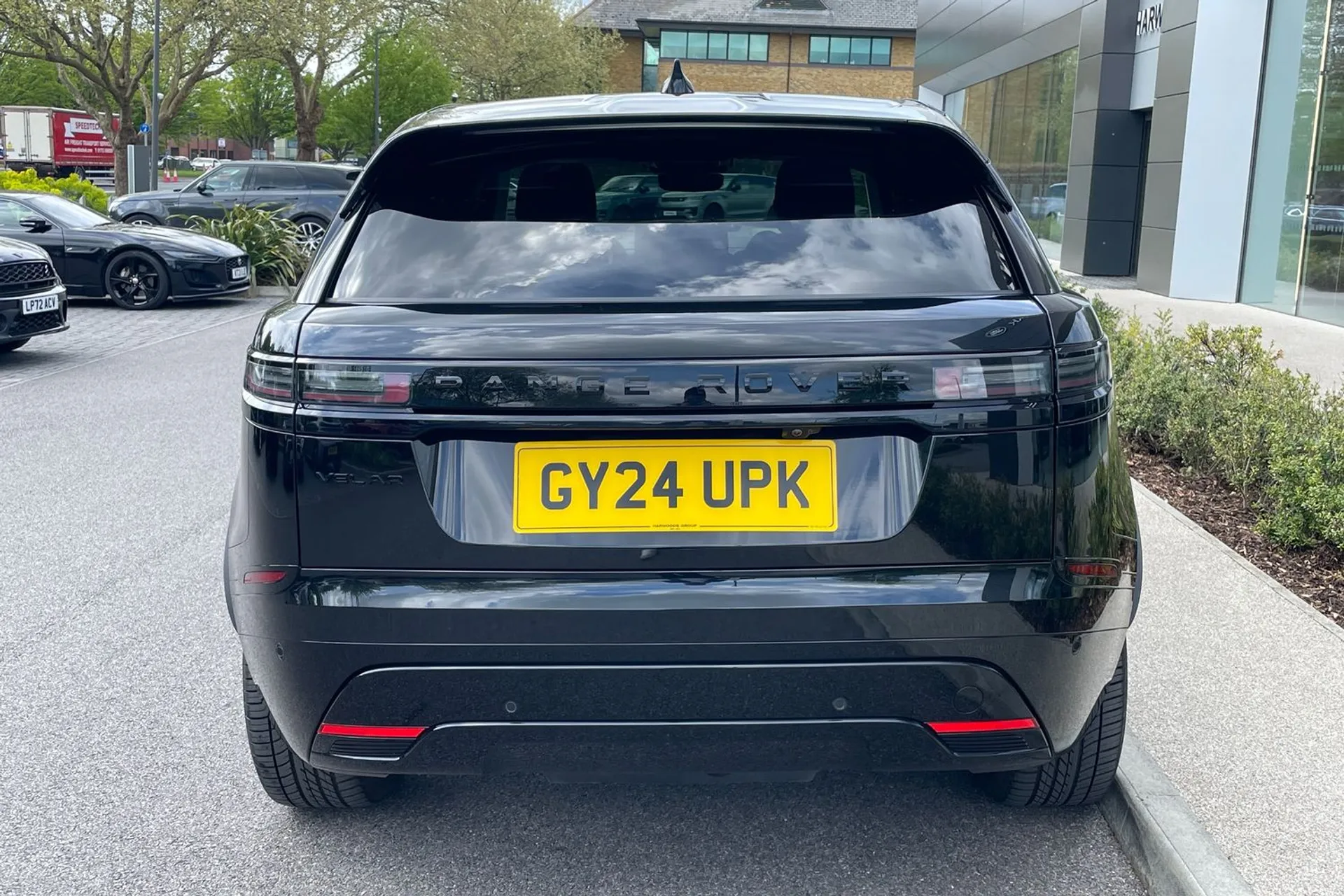 LAND ROVER RANGE ROVER VELAR thumbnail image number 10