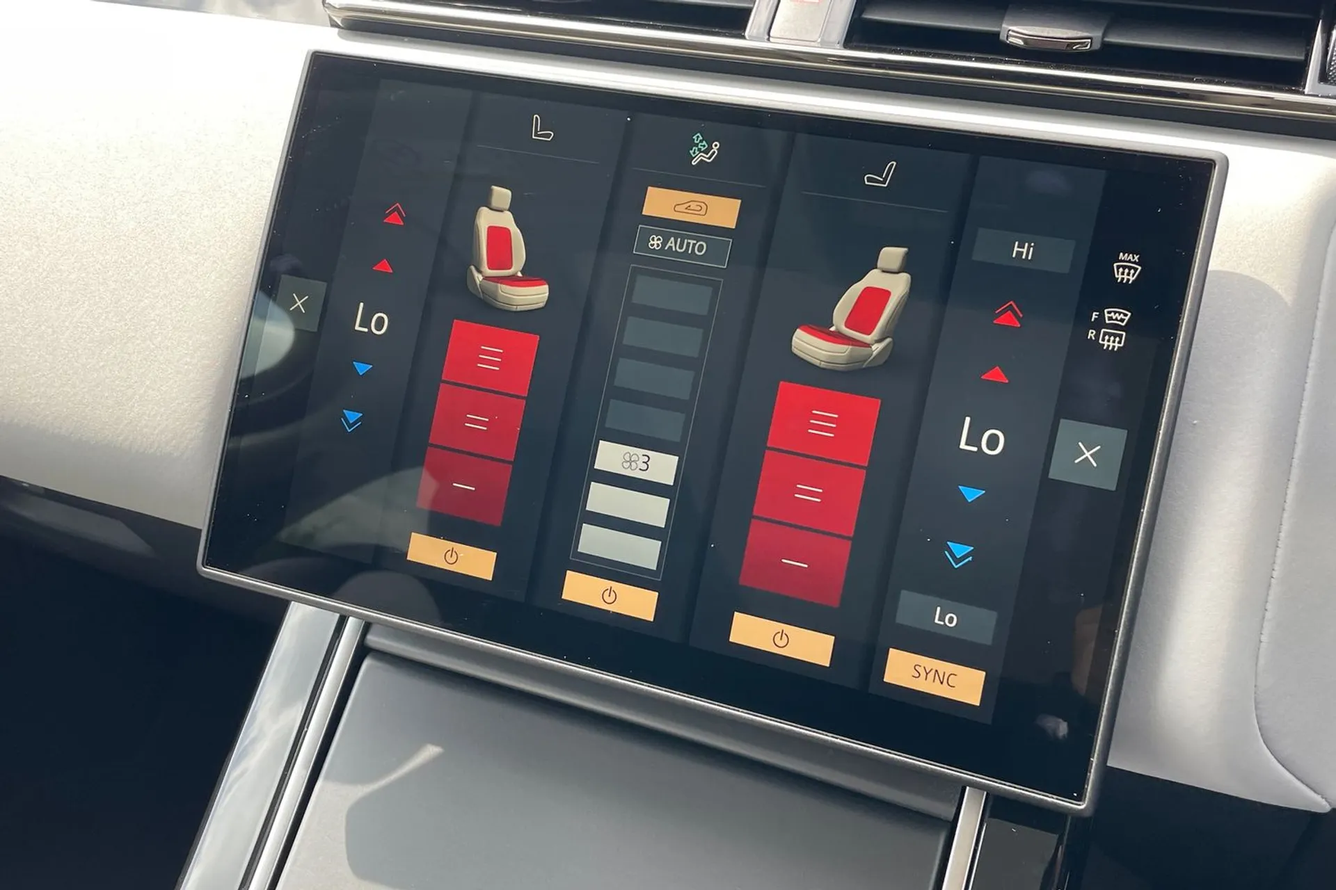 LAND ROVER RANGE ROVER VELAR thumbnail image number 34