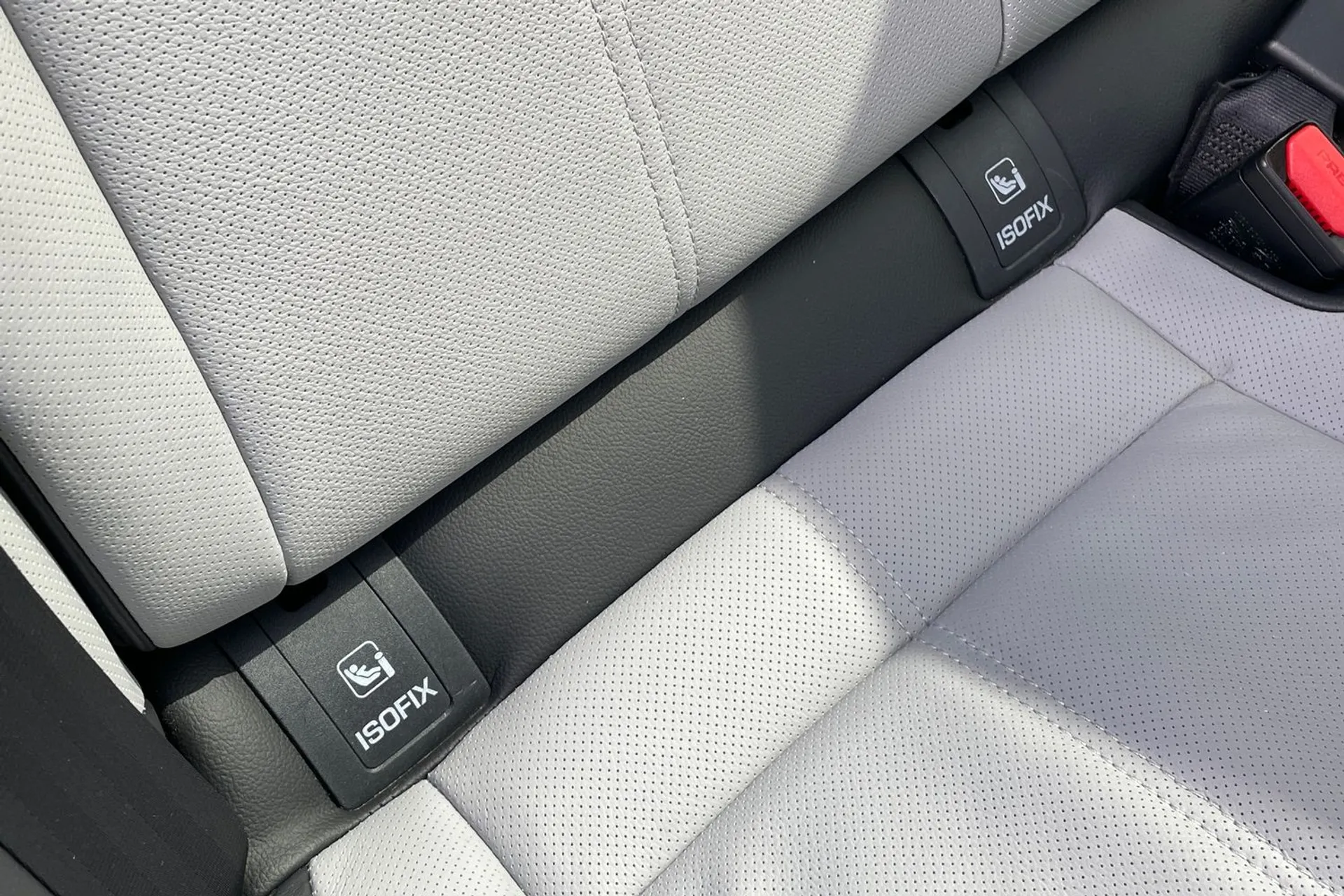 LAND ROVER RANGE ROVER VELAR thumbnail image number 30