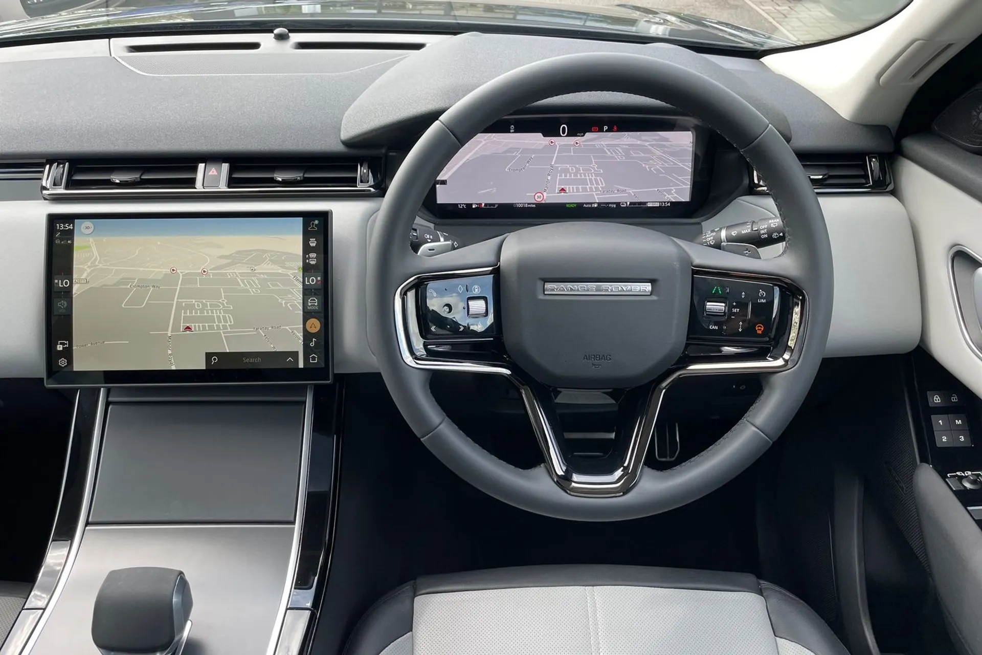 LAND ROVER RANGE ROVER VELAR thumbnail image number 17