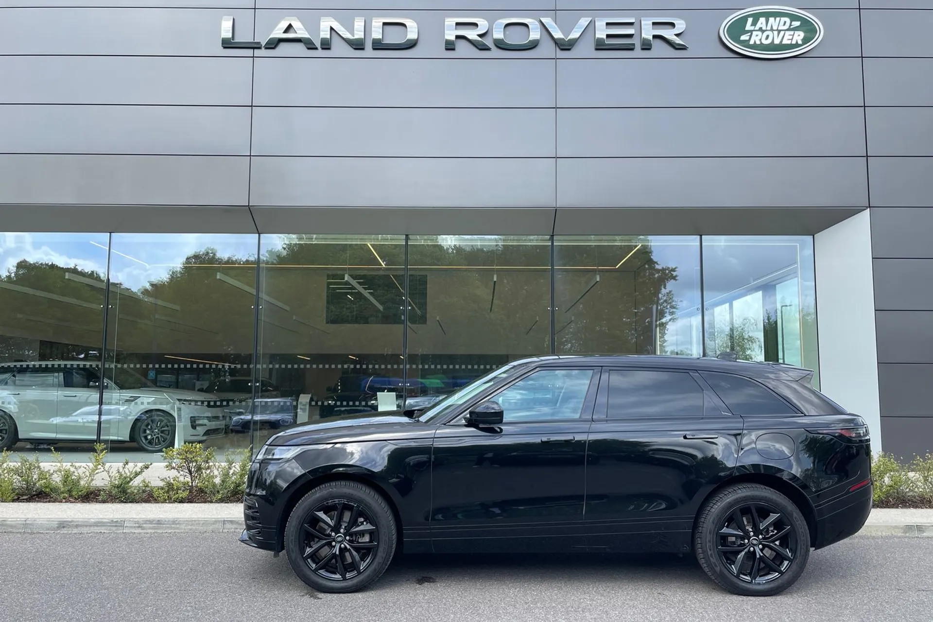 LAND ROVER RANGE ROVER VELAR thumbnail image number 7