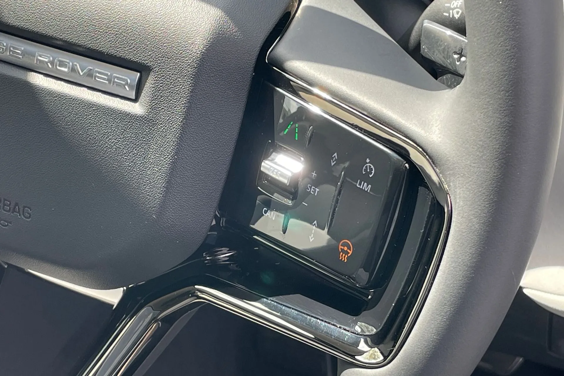 LAND ROVER RANGE ROVER VELAR thumbnail image number 40