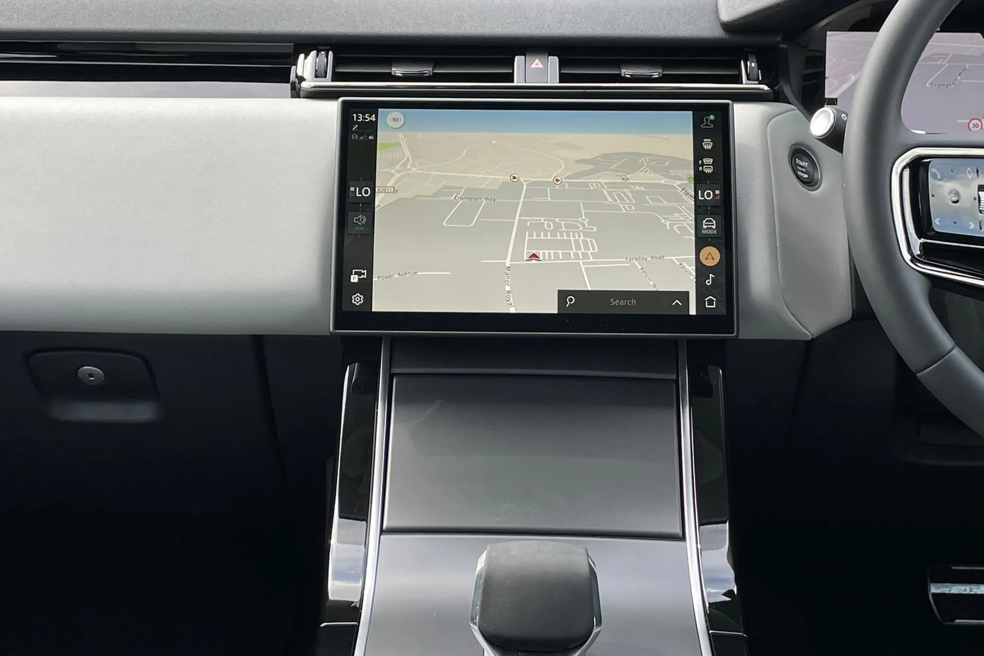 LAND ROVER RANGE ROVER VELAR thumbnail image number 16