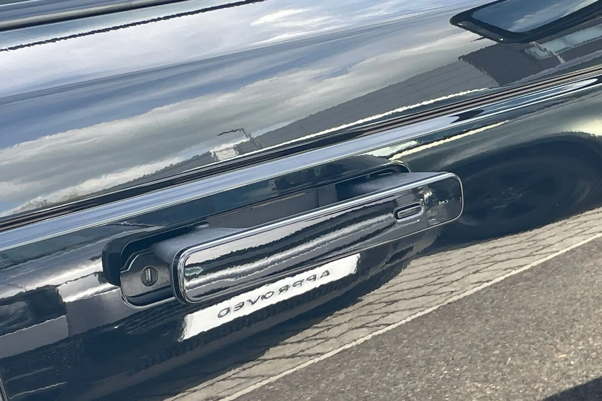 LAND ROVER RANGE ROVER VELAR thumbnail image number 22