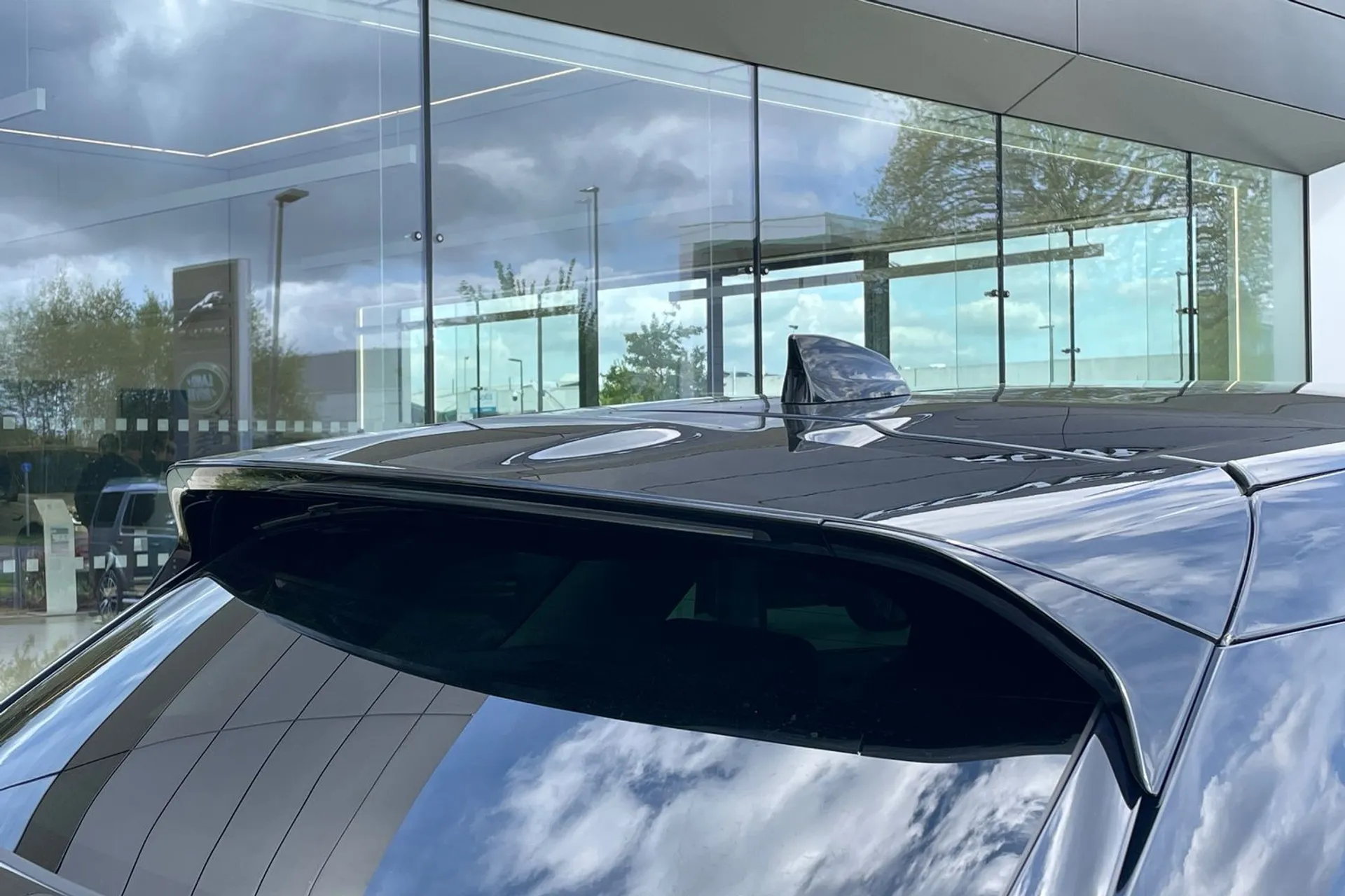 LAND ROVER RANGE ROVER VELAR thumbnail image number 21