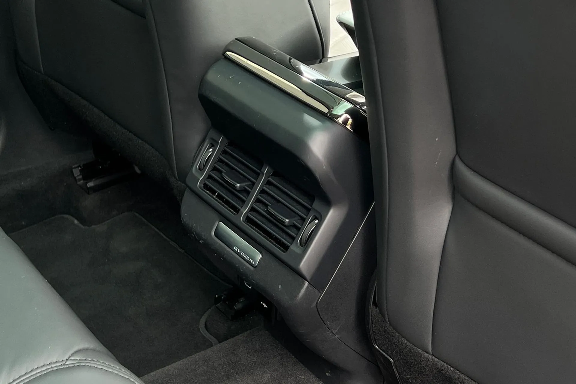 LAND ROVER RANGE ROVER EVOQUE thumbnail image number 35