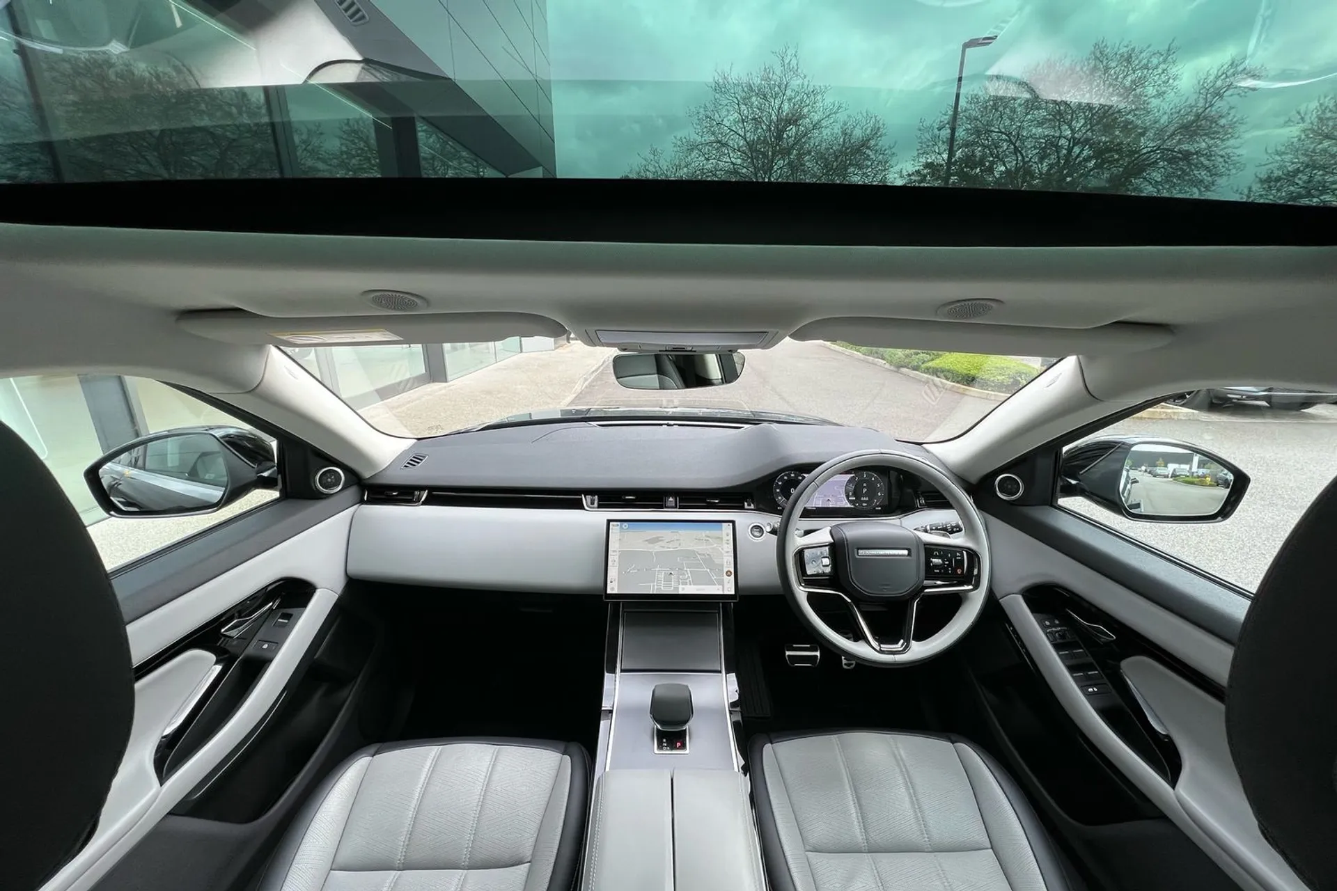 LAND ROVER RANGE ROVER EVOQUE thumbnail image number 3