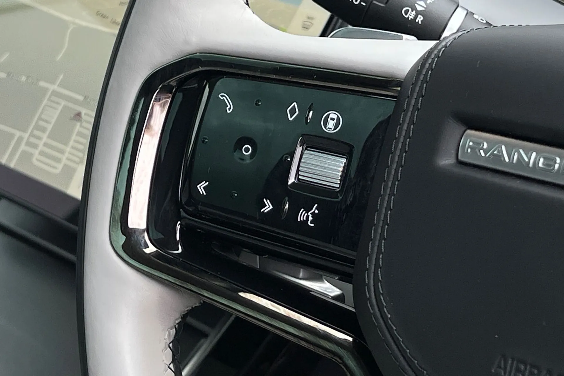 LAND ROVER RANGE ROVER EVOQUE thumbnail image number 44
