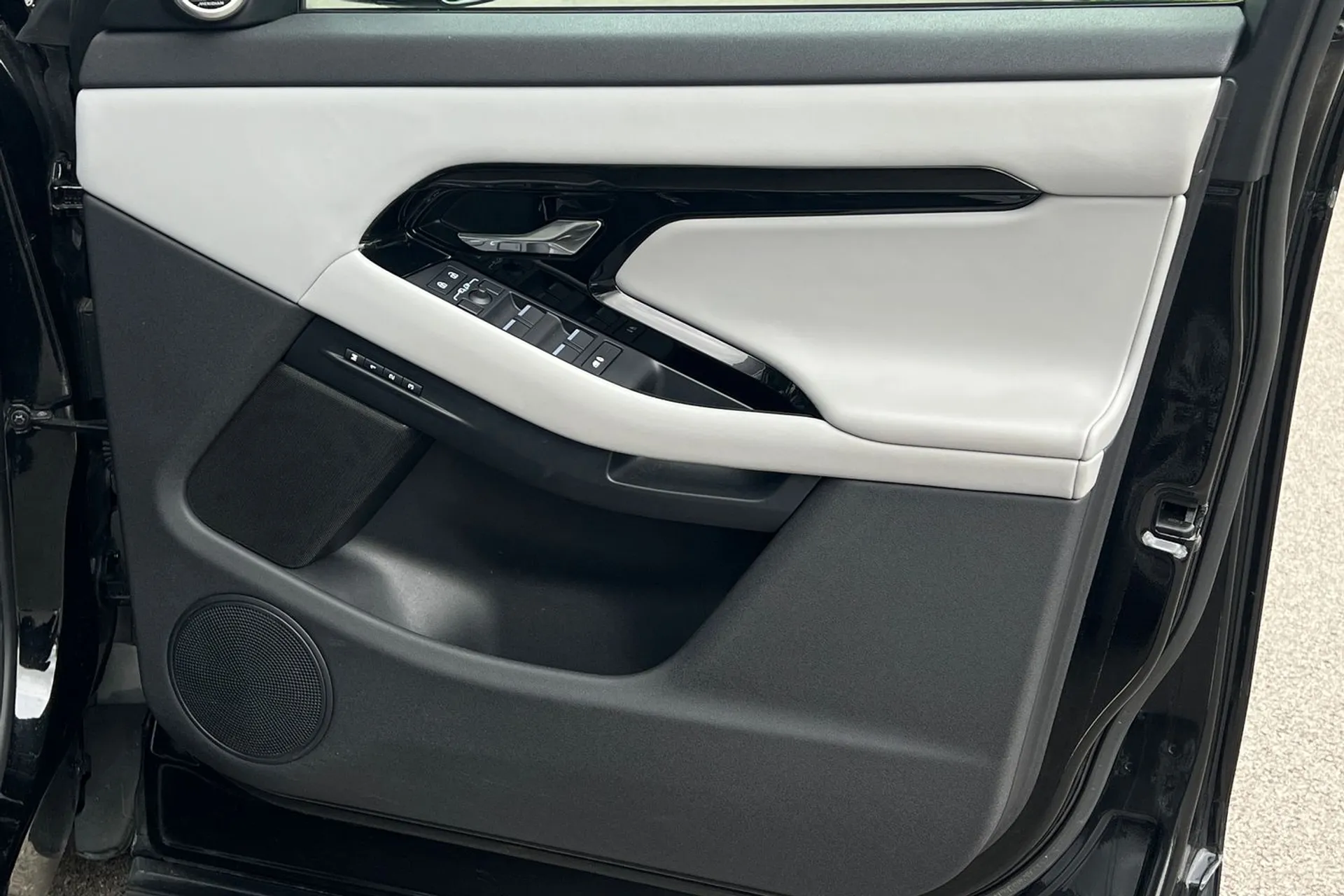 LAND ROVER RANGE ROVER EVOQUE thumbnail image number 53