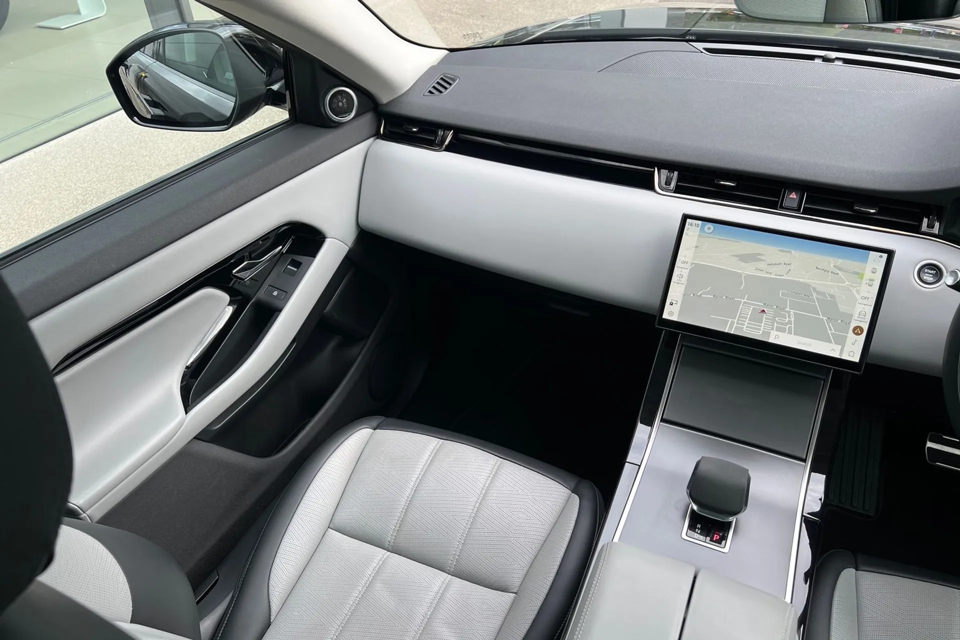 LAND ROVER RANGE ROVER EVOQUE thumbnail image number 24