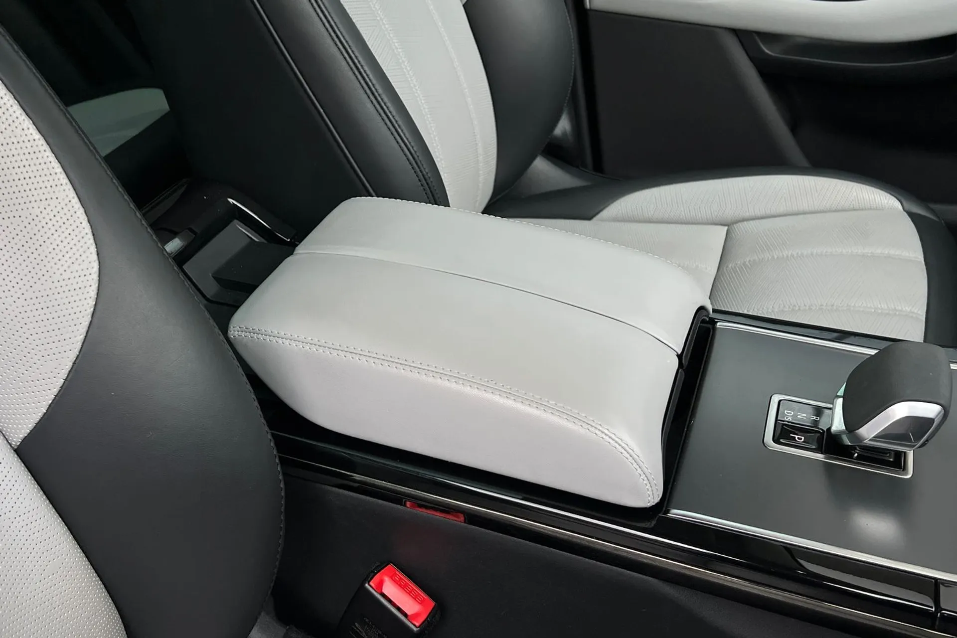 LAND ROVER RANGE ROVER EVOQUE thumbnail image number 54