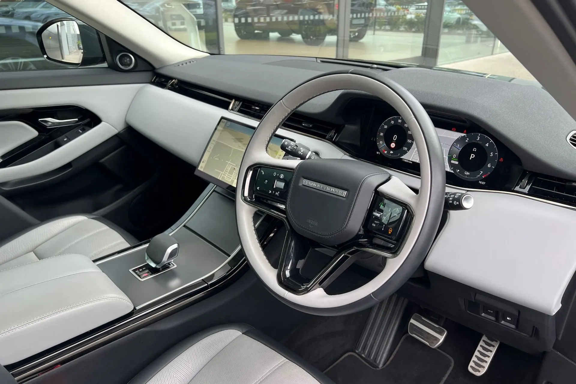 LAND ROVER RANGE ROVER EVOQUE thumbnail image number 38