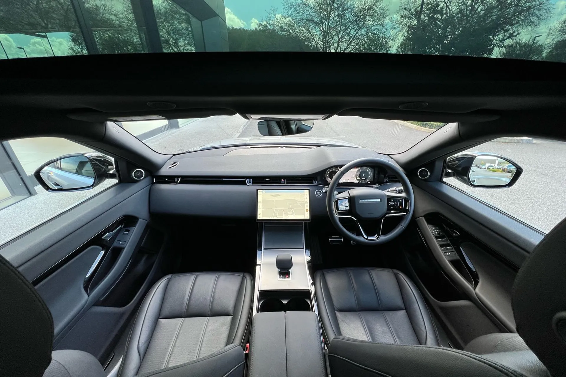 LAND ROVER RANGE ROVER EVOQUE thumbnail image number 3