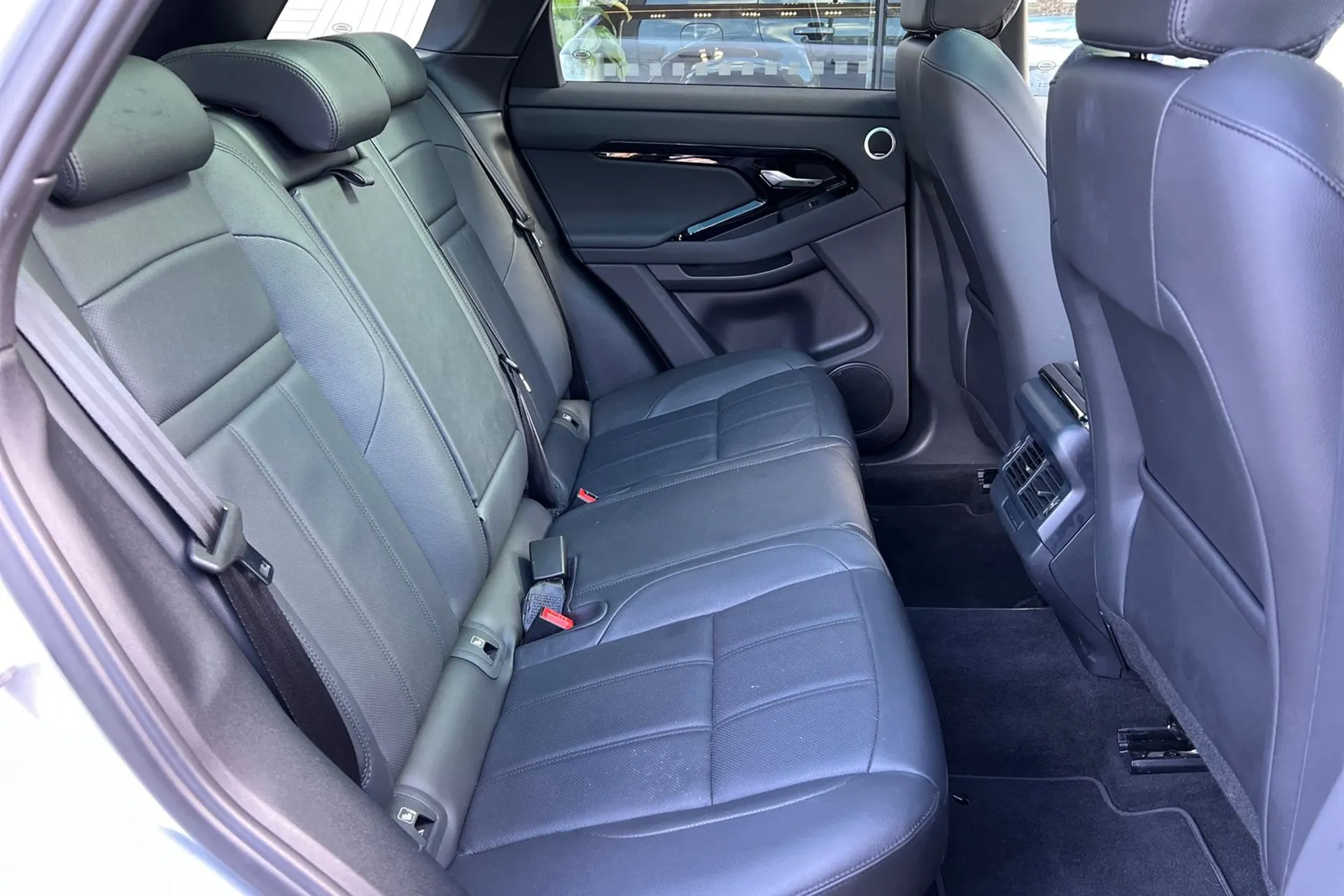 LAND ROVER RANGE ROVER EVOQUE thumbnail image number 35