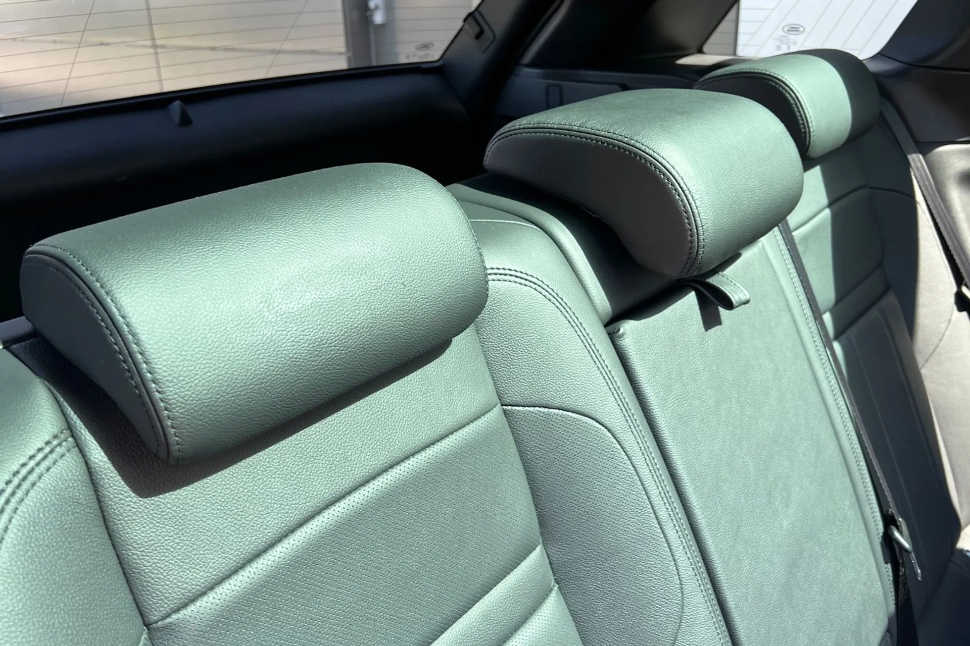 LAND ROVER RANGE ROVER EVOQUE thumbnail image number 34