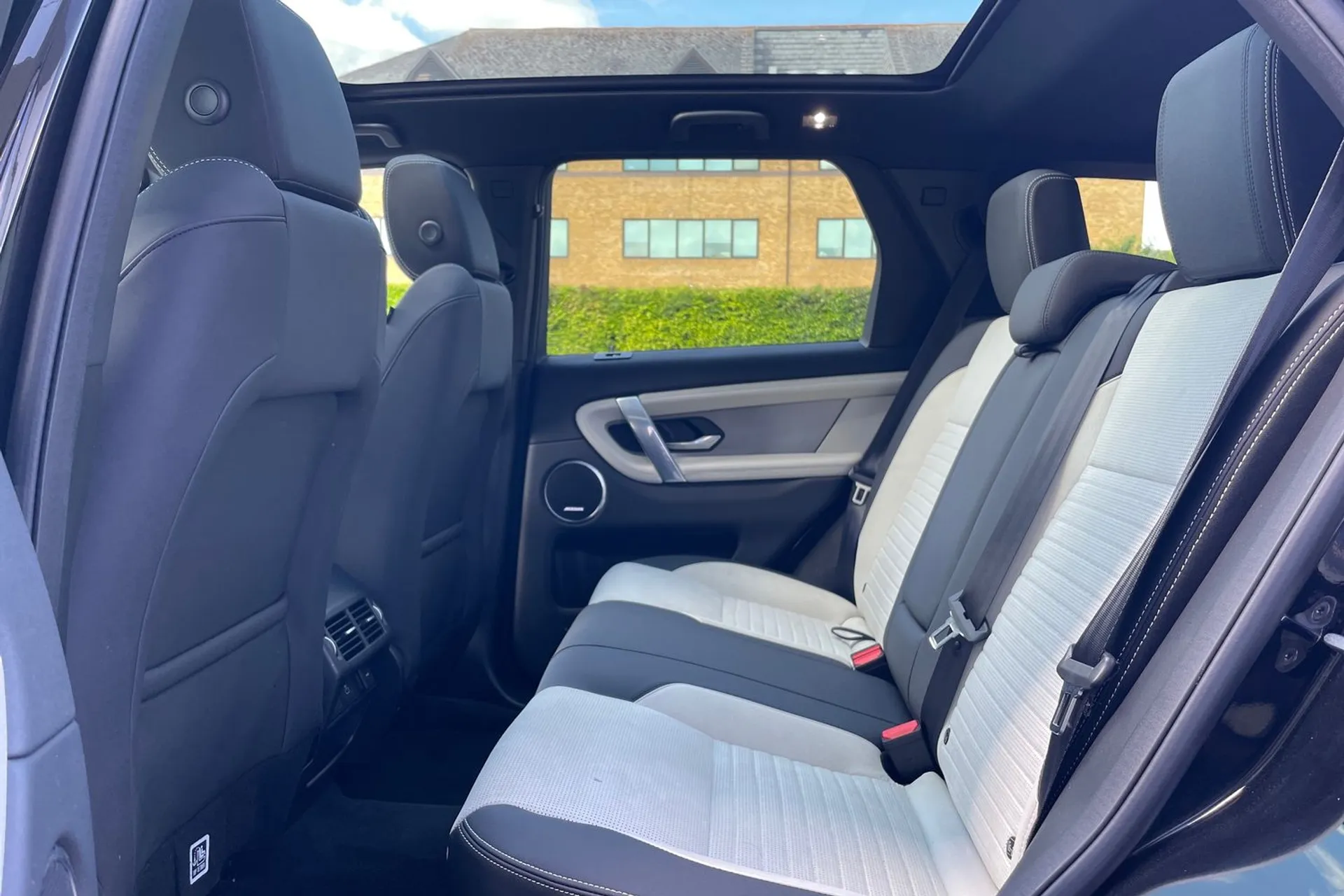 LAND ROVER DISCOVERY SPORT thumbnail image number 41