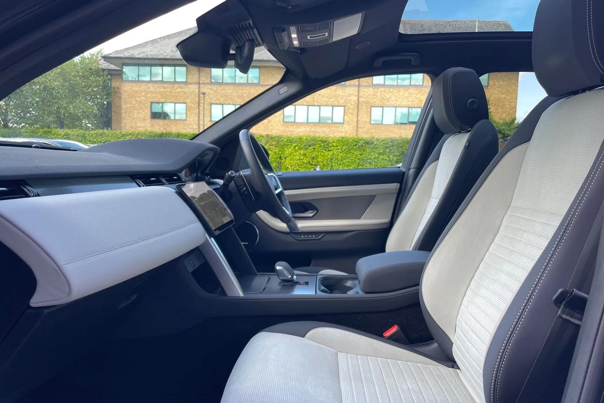 LAND ROVER DISCOVERY SPORT thumbnail image number 45