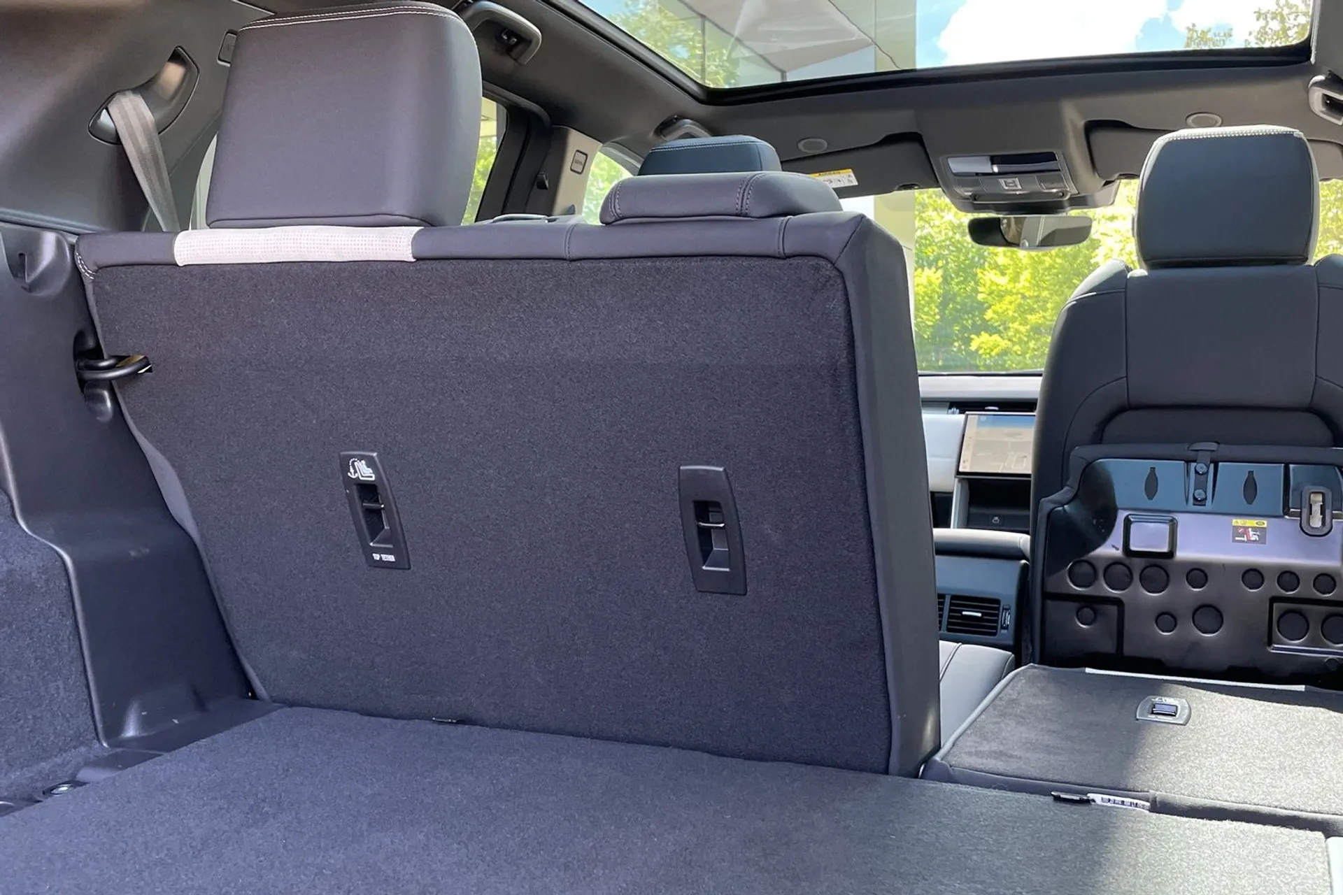LAND ROVER DISCOVERY SPORT thumbnail image number 36