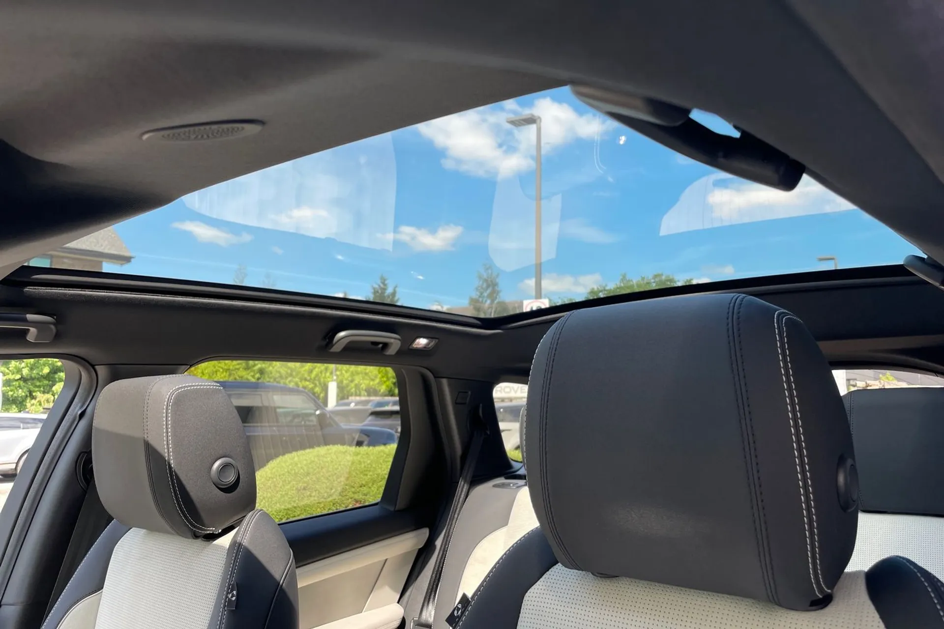 LAND ROVER DISCOVERY SPORT thumbnail image number 4