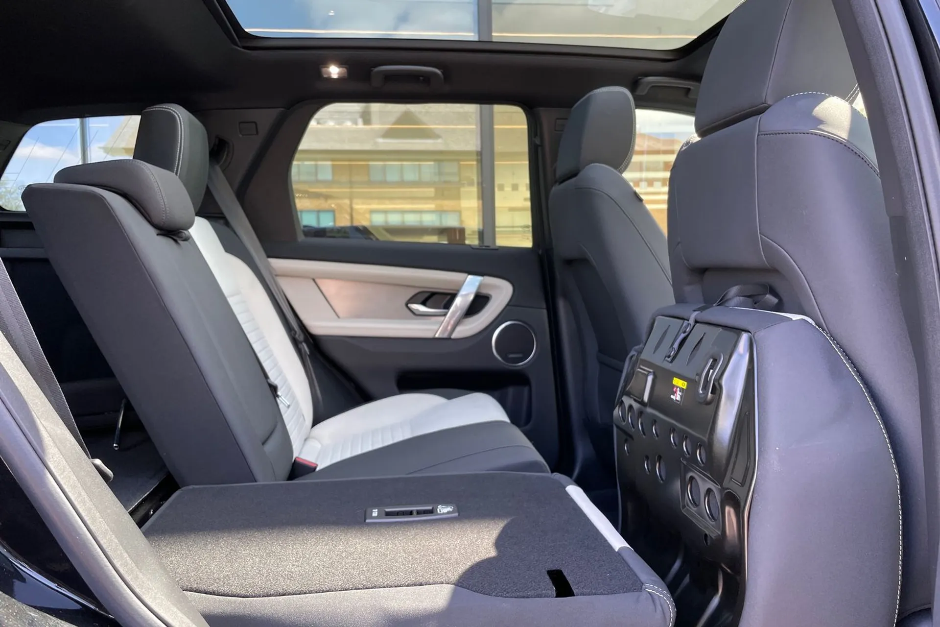 LAND ROVER DISCOVERY SPORT thumbnail image number 38