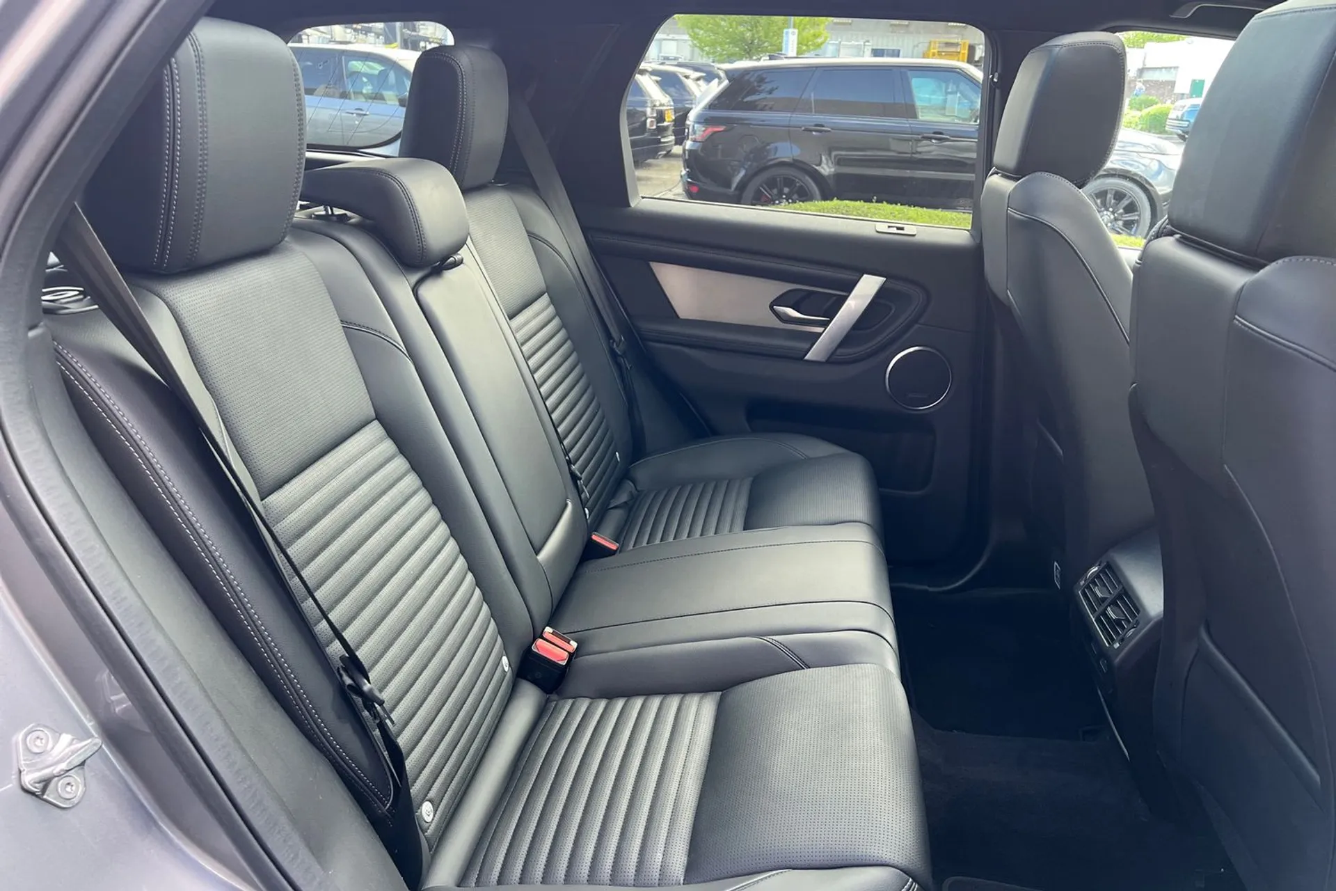 LAND ROVER DISCOVERY SPORT thumbnail image number 30