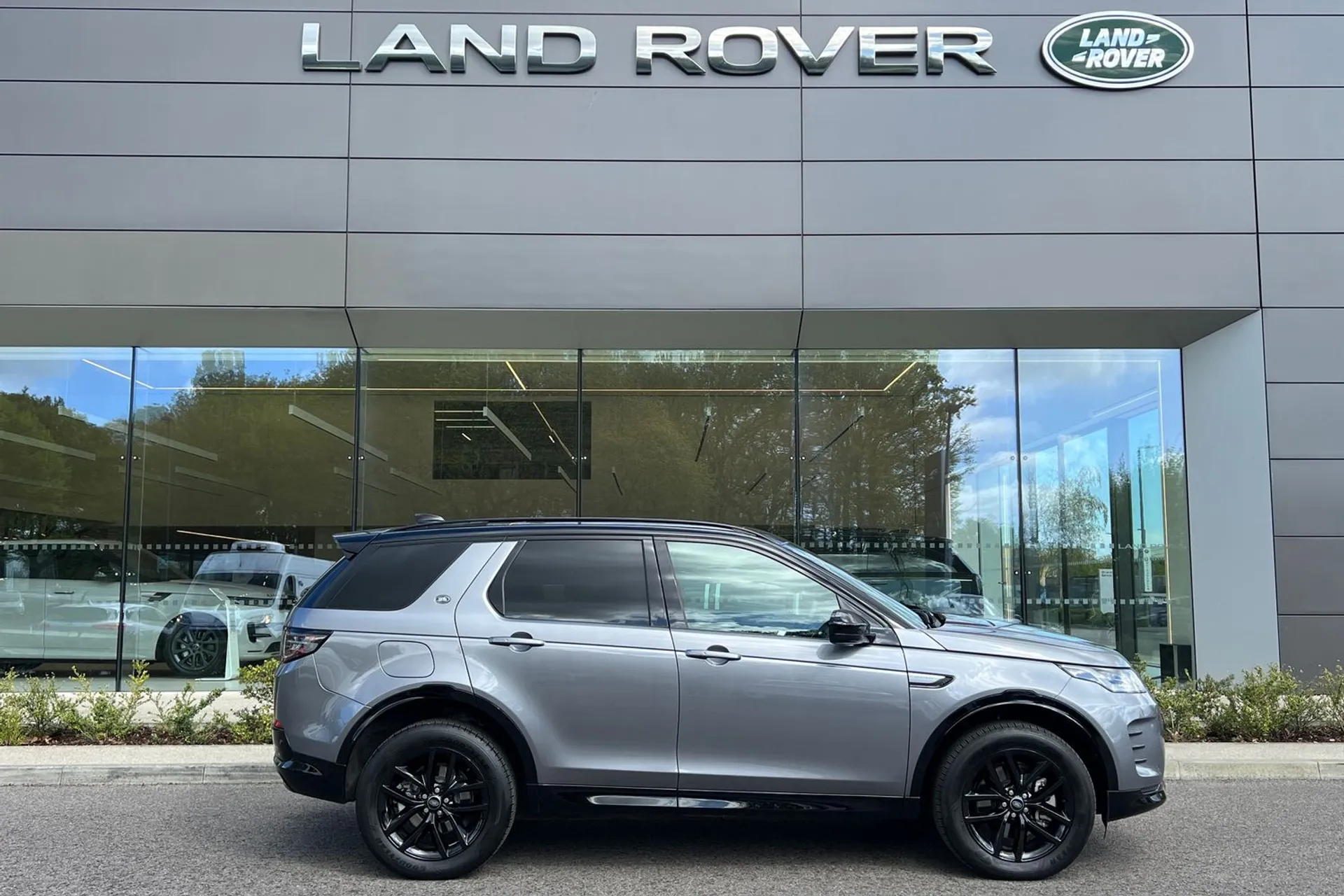 LAND ROVER DISCOVERY SPORT thumbnail image number 2